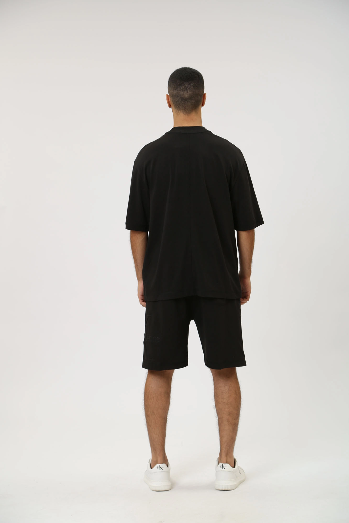 J30J325210 Футболка Calvin Klein Jeans Черный