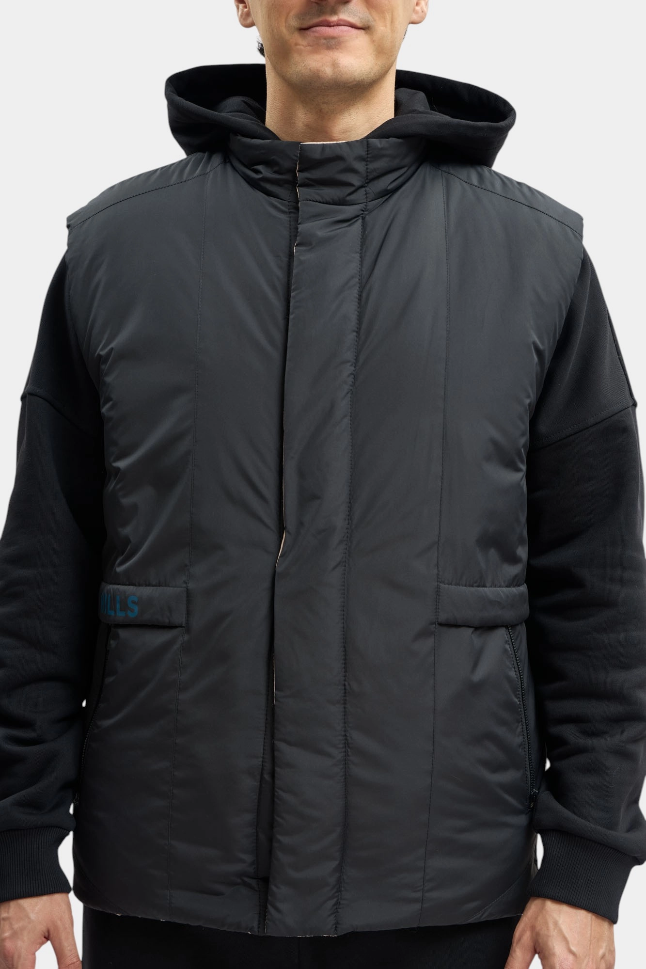 M-252-P-20-0501 Жилет The Hills Черный