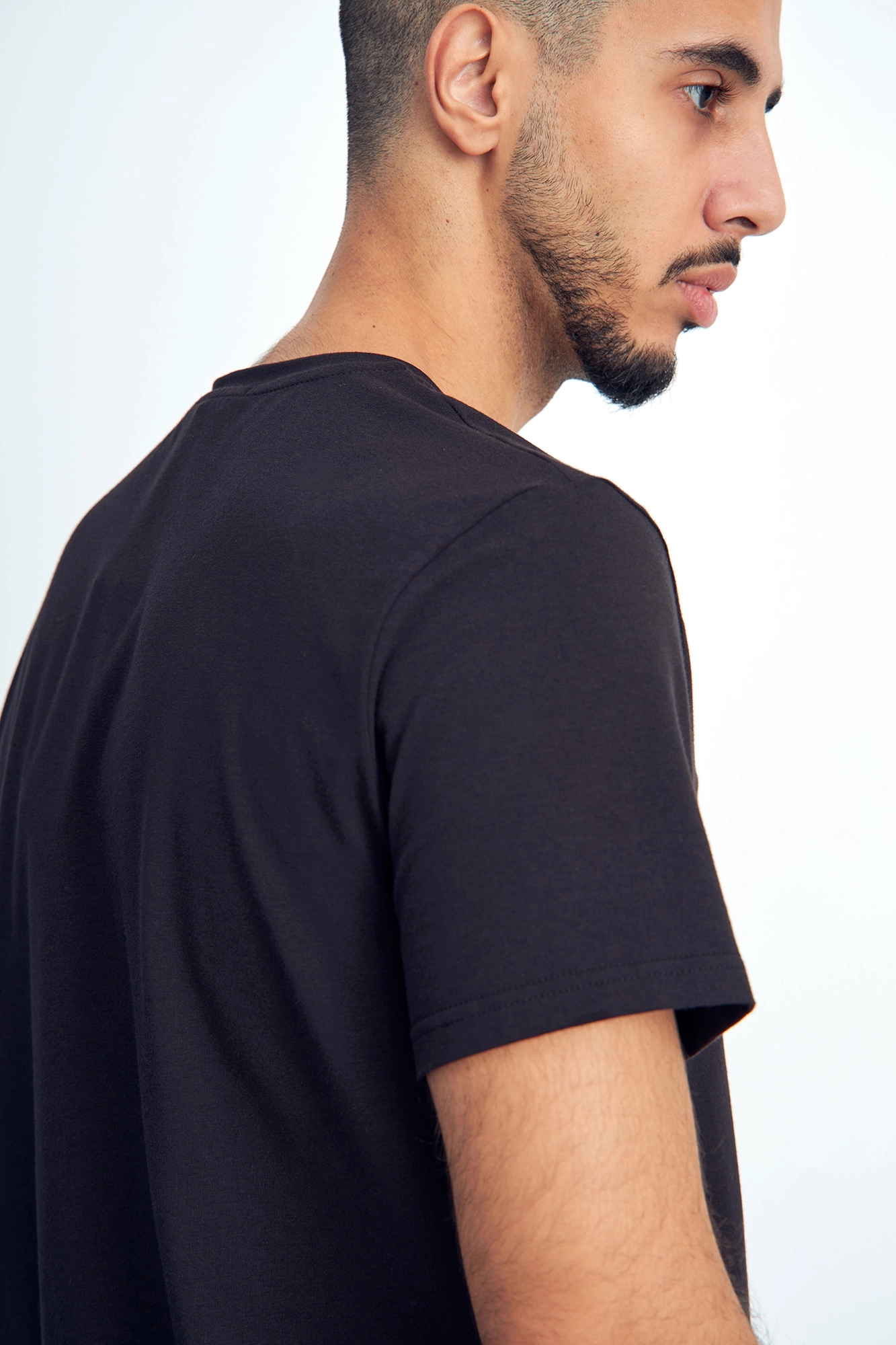 M-232-P-22-0051 Футболка The Hills Черный