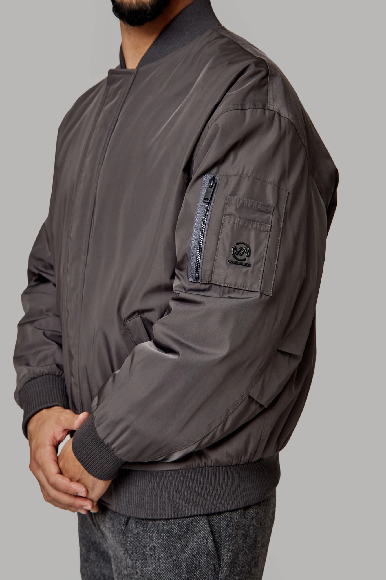 VM-CRI-52-328 Бомбер Van Mich Серый