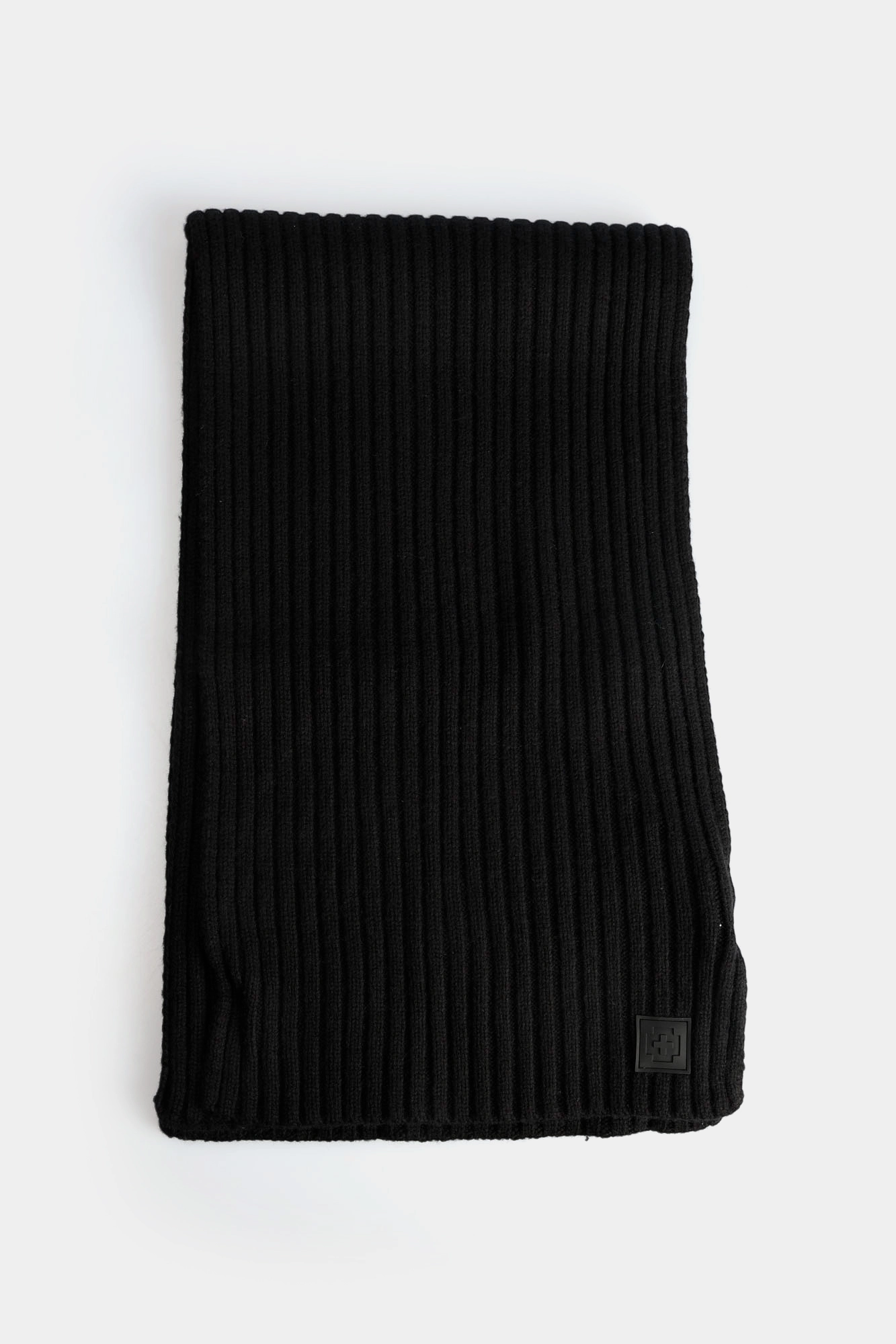 30048606_10020602 Набор шапка и шарф Strellson Черный