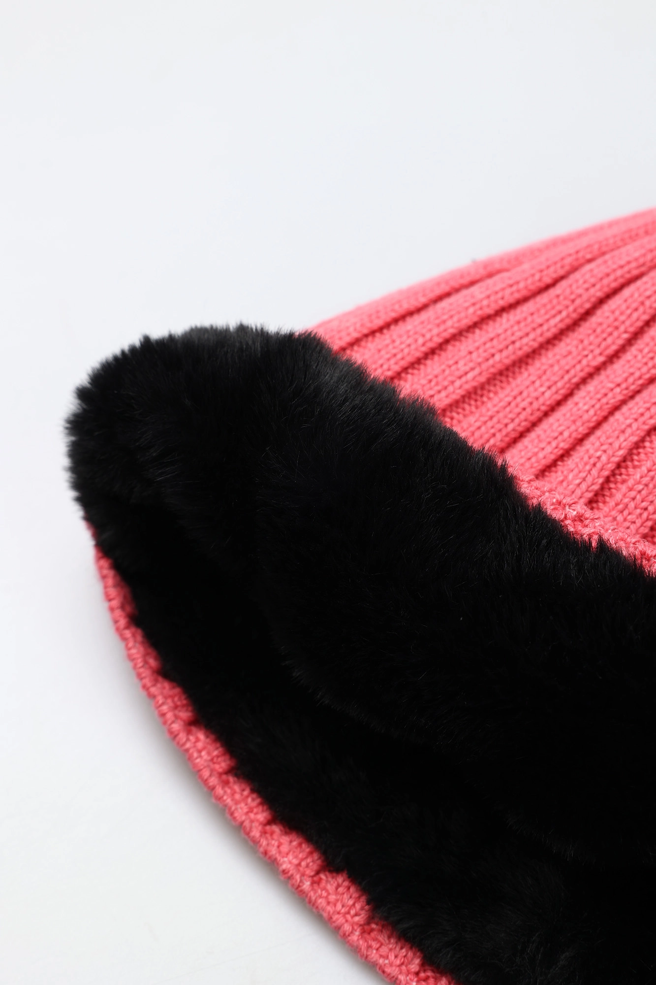 284954_2F300 Шапка EA7 Розовый