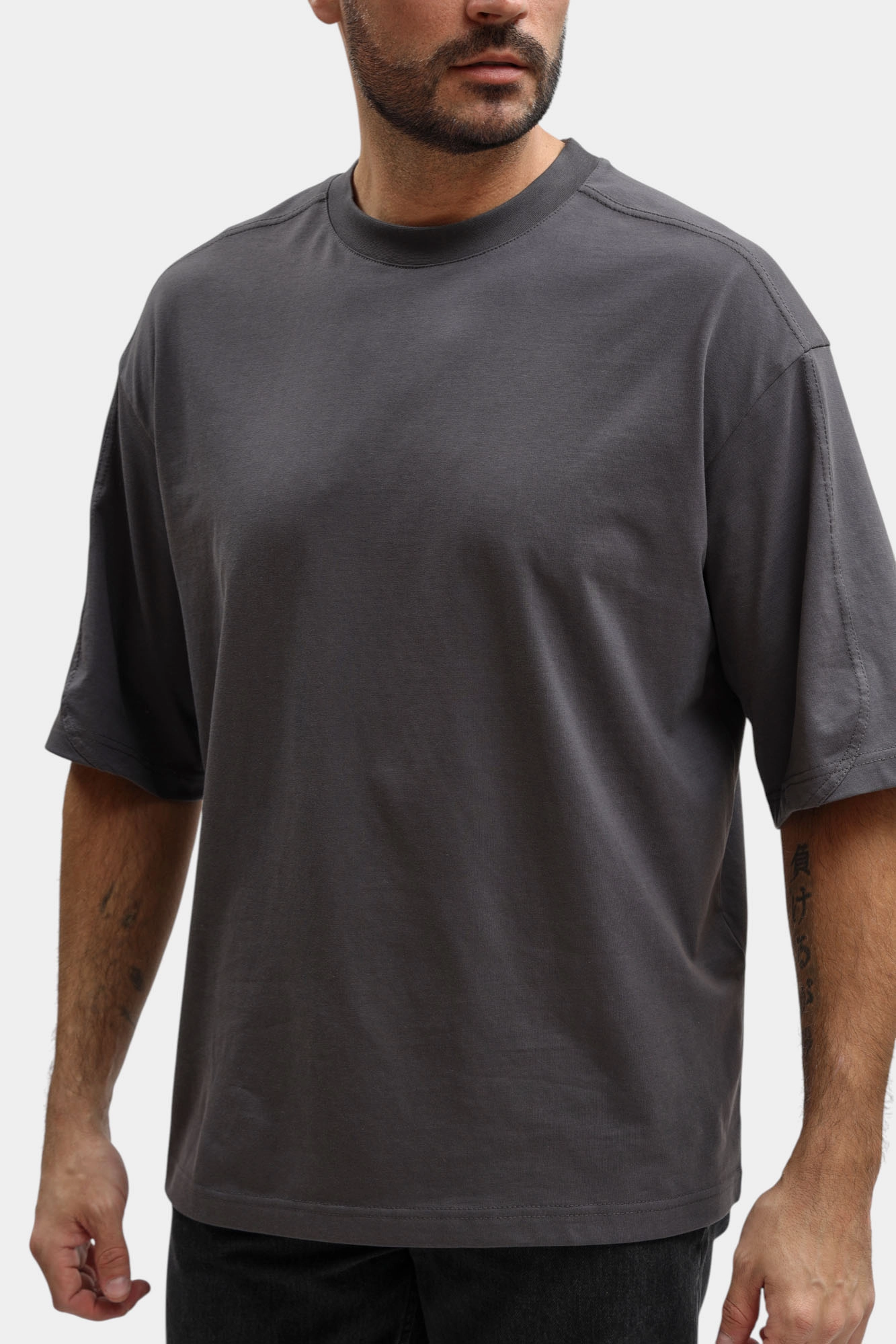 M-261-P-22-1405 Футболка The Hills Серый