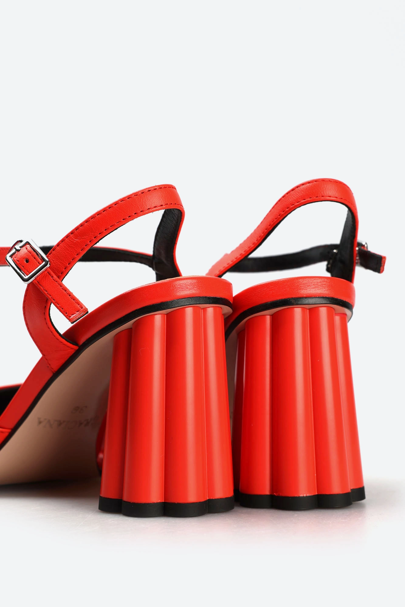 GR2316-5 Босоножки Graciana Красный