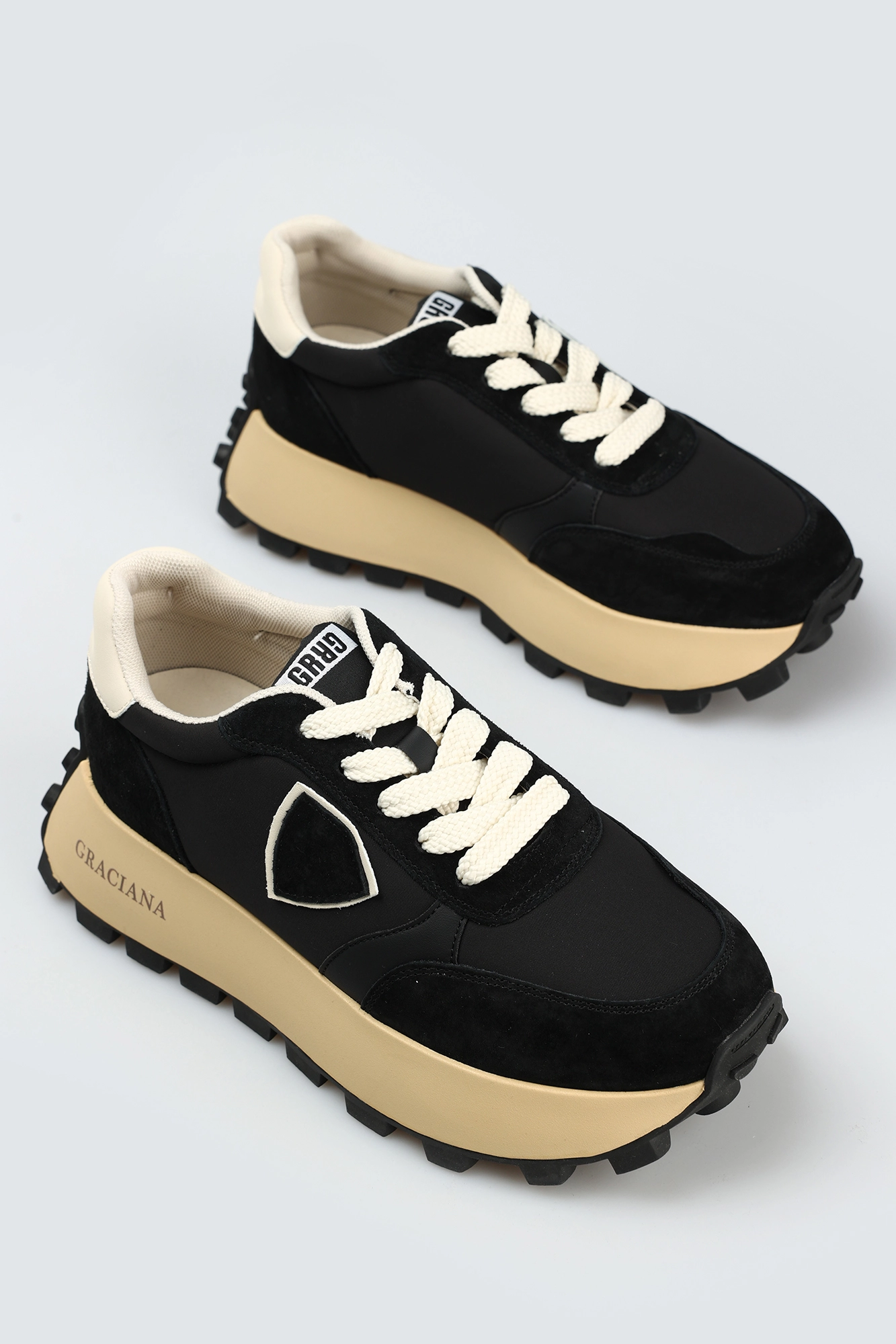S8-880-1 Кроссовки Graciana Черный