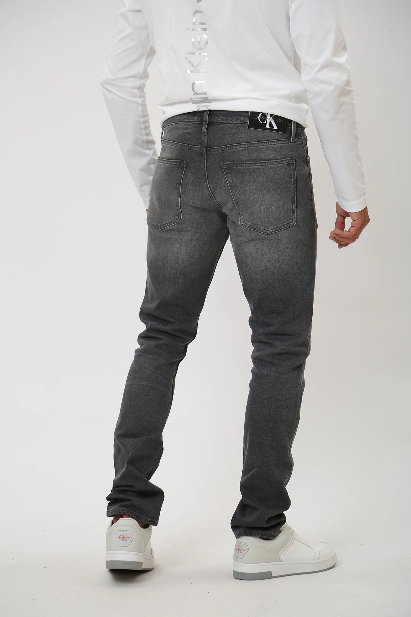J30J323349 Брюки джинсовые Calvin Klein Jeans  Calvin Klein Jeans Серый