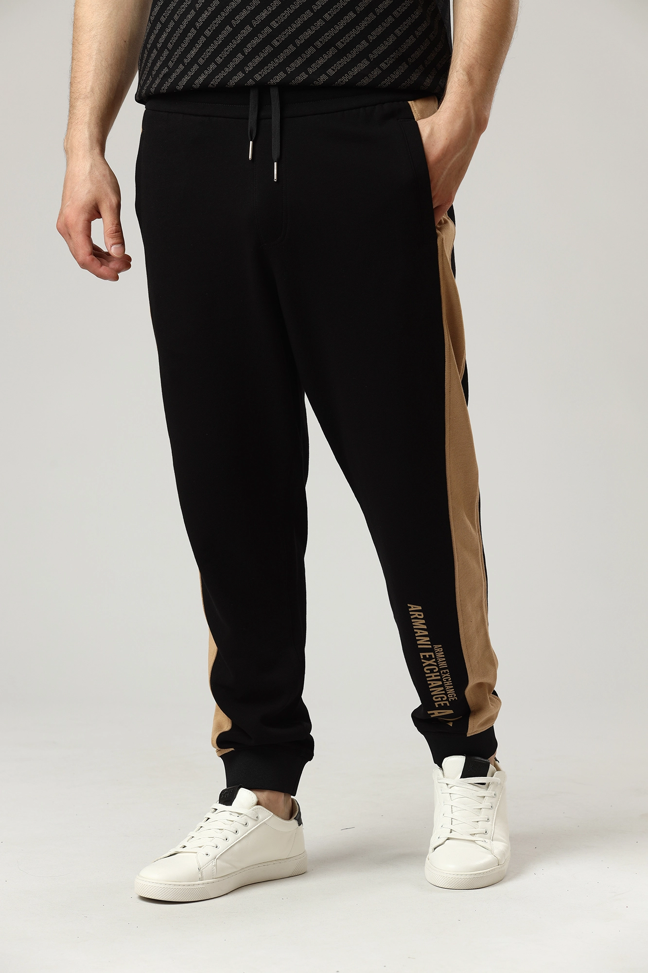 3LZP80_ZJ5CZ Брюки спортивные джоггеры Armani Exchange Черный