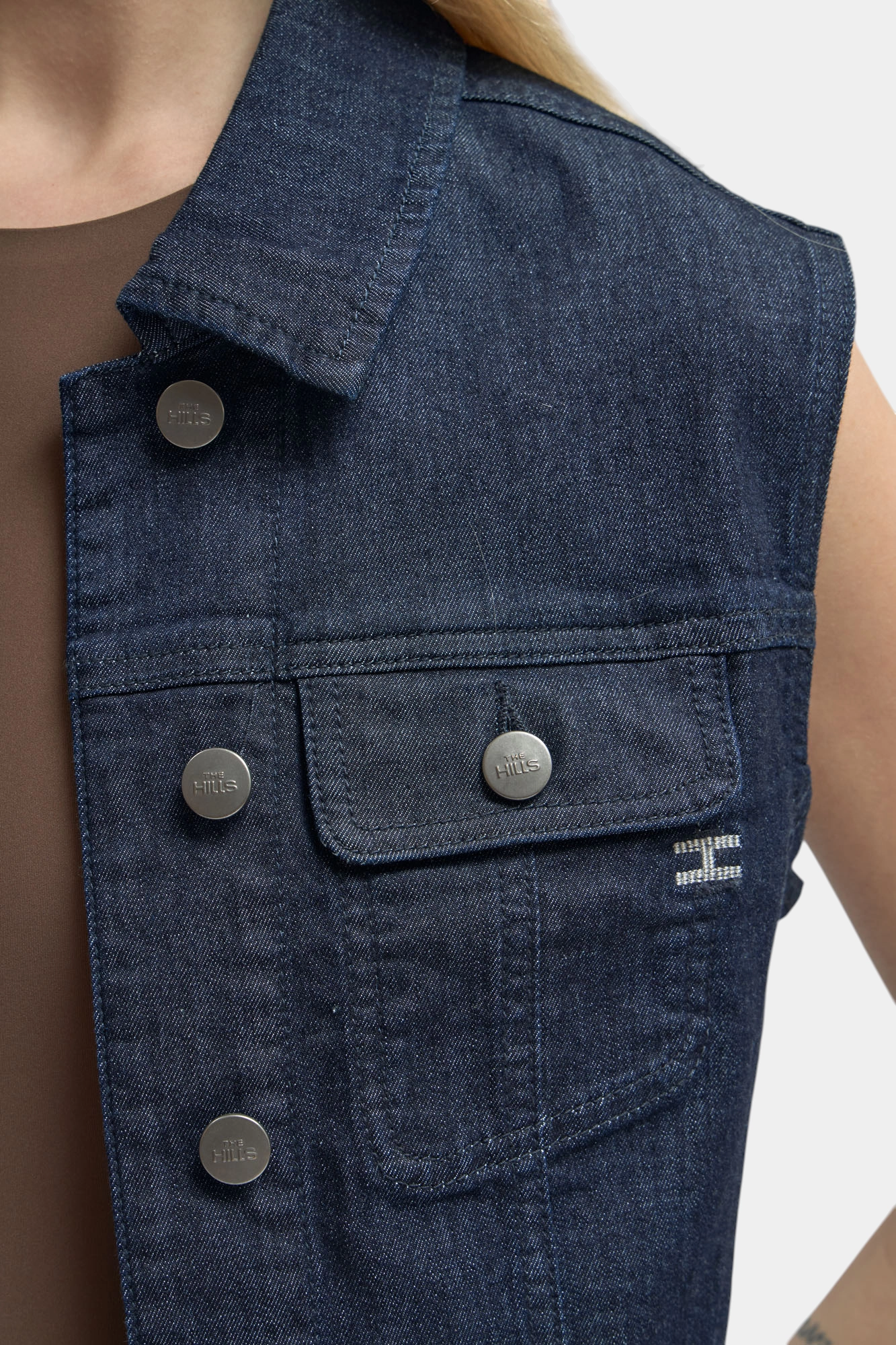 W-261-FT-56-FF004 жилет the hills 