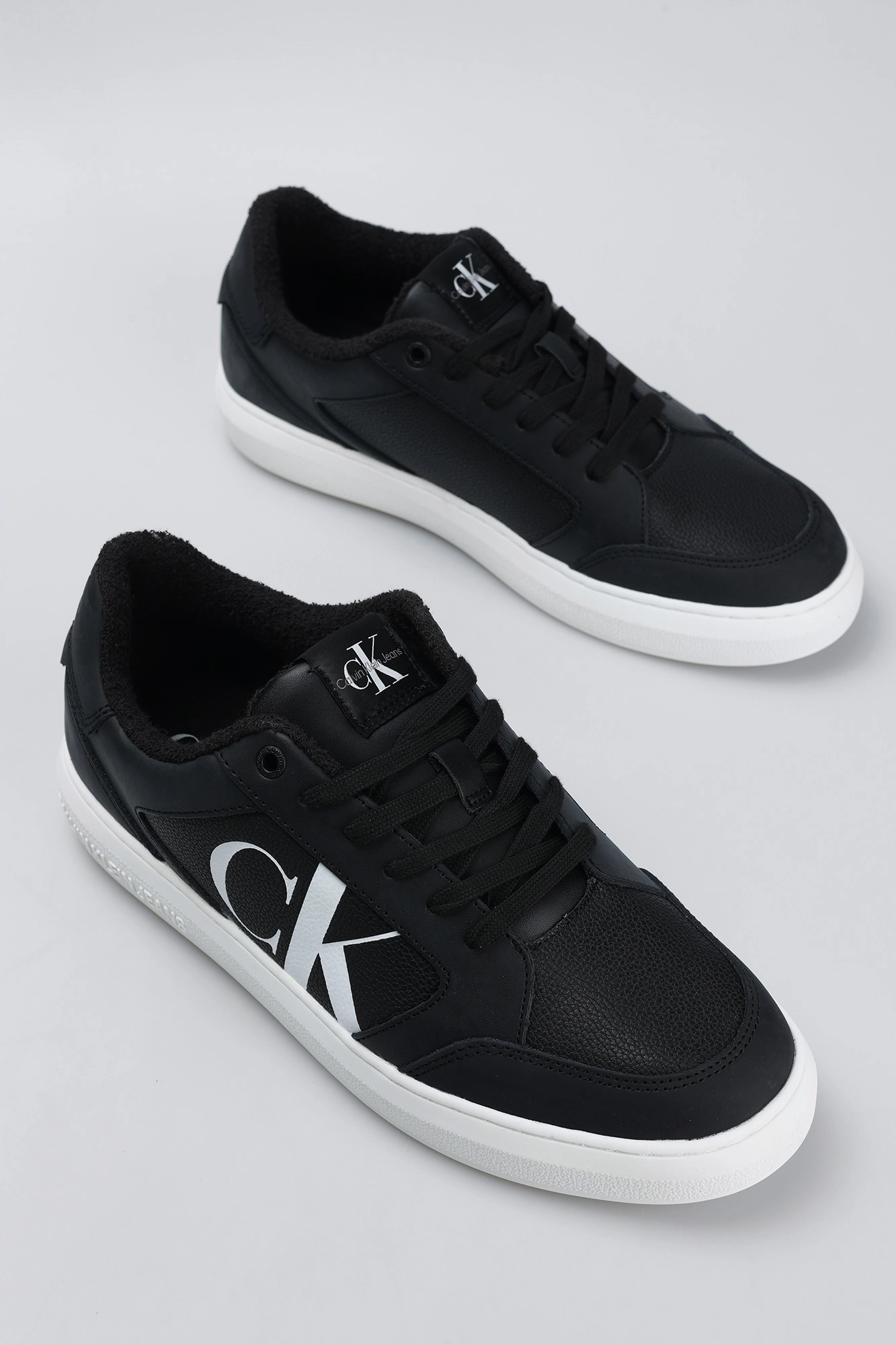Calvin Klein Jeans YM0YM00573 0GJ Med Online.ru