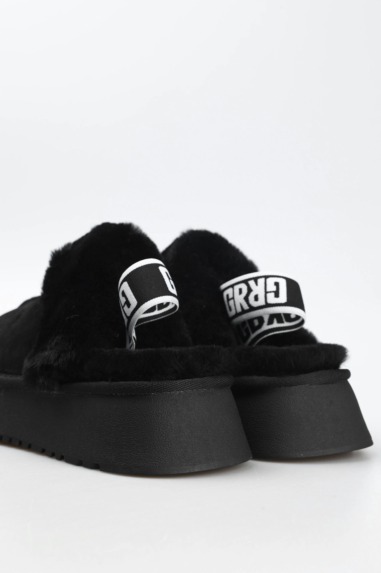 GR8-8520-24 Угги Graciana Черный