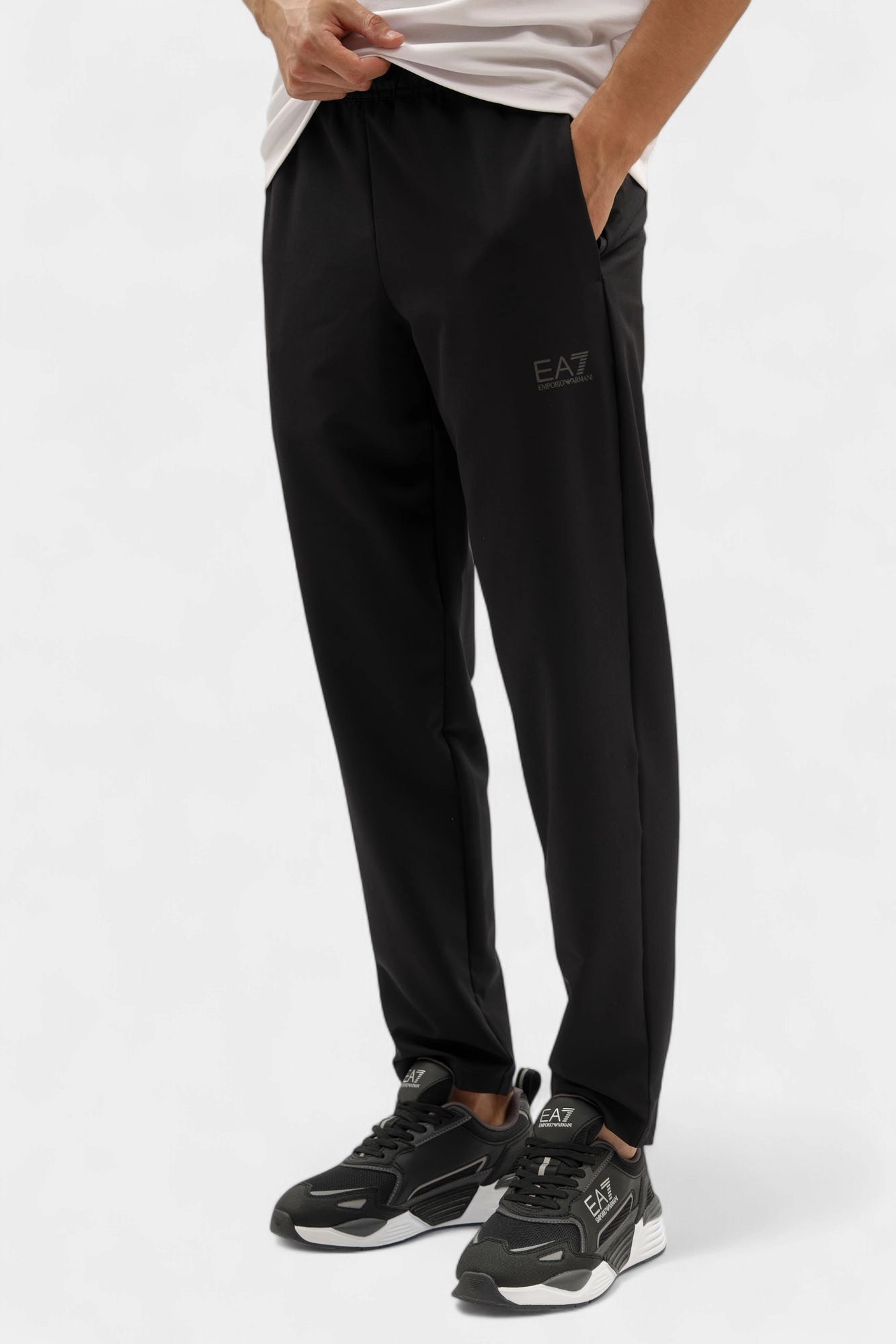 7M000641_AF16826 Брюки EA7 Черный