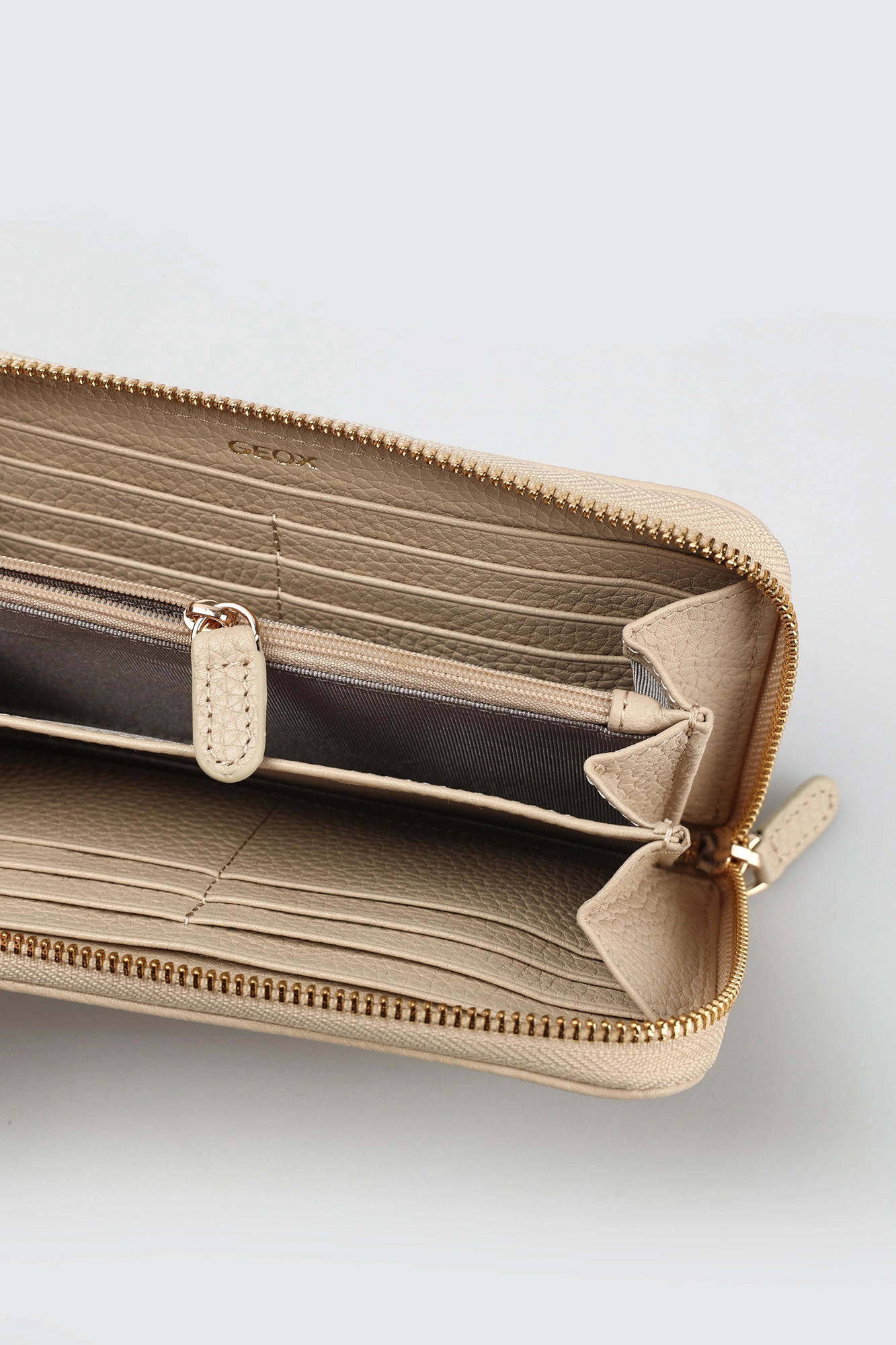 D35K3H00046C Кошелек Geox Белый