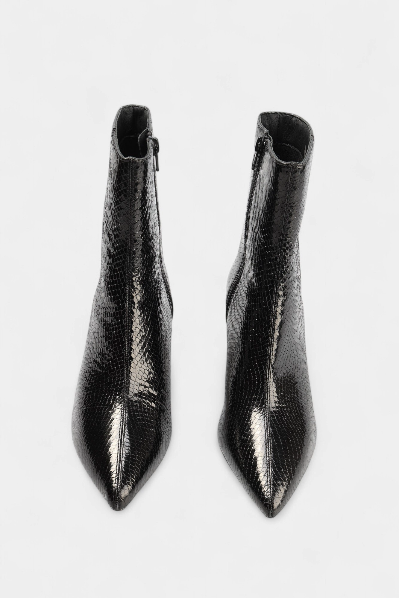 D56YBB000KY Ботильоны Geox Черный