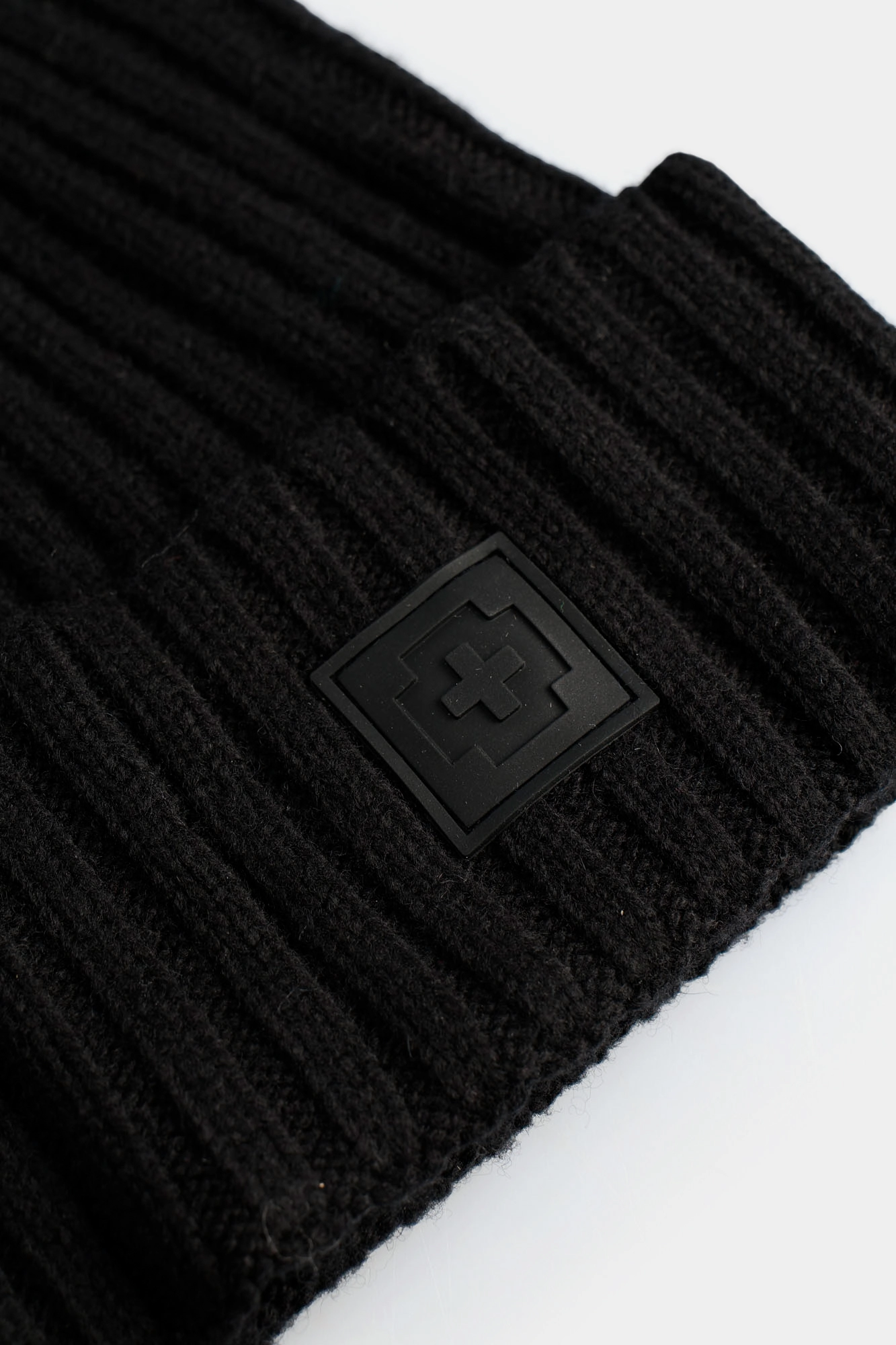 30048606_10020602 Набор шапка и шарф Strellson Черный