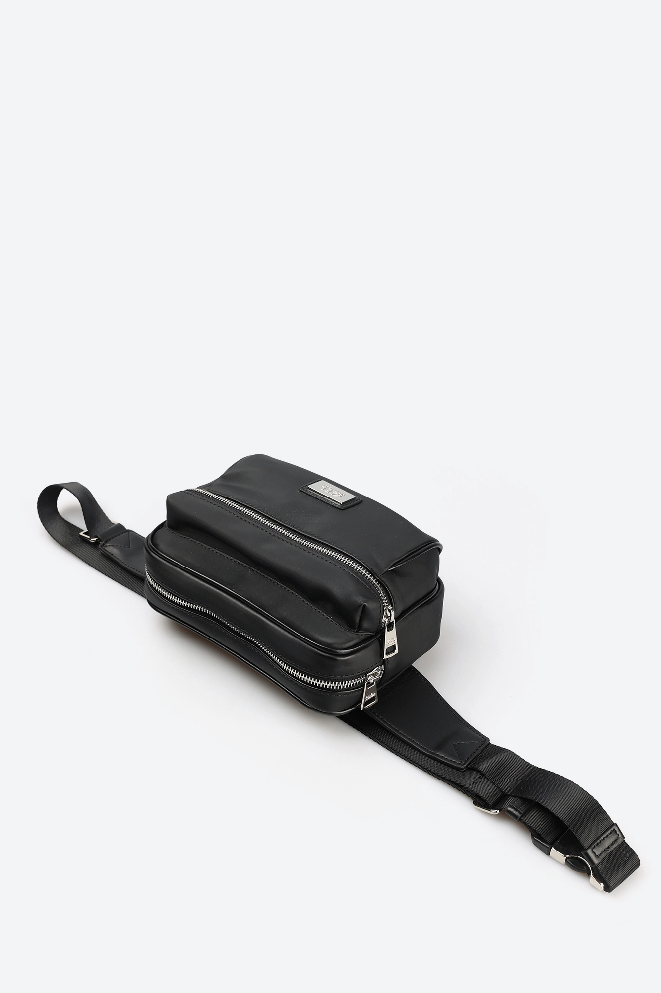 541113_805929 Сумка на пояс Karl Lagerfeld Черный