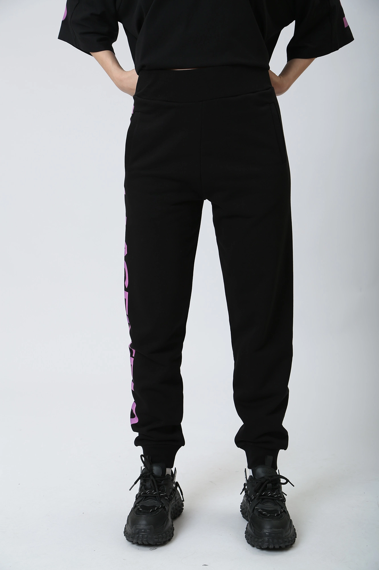 230W1052 брюки спортивные karl lagerfeld 