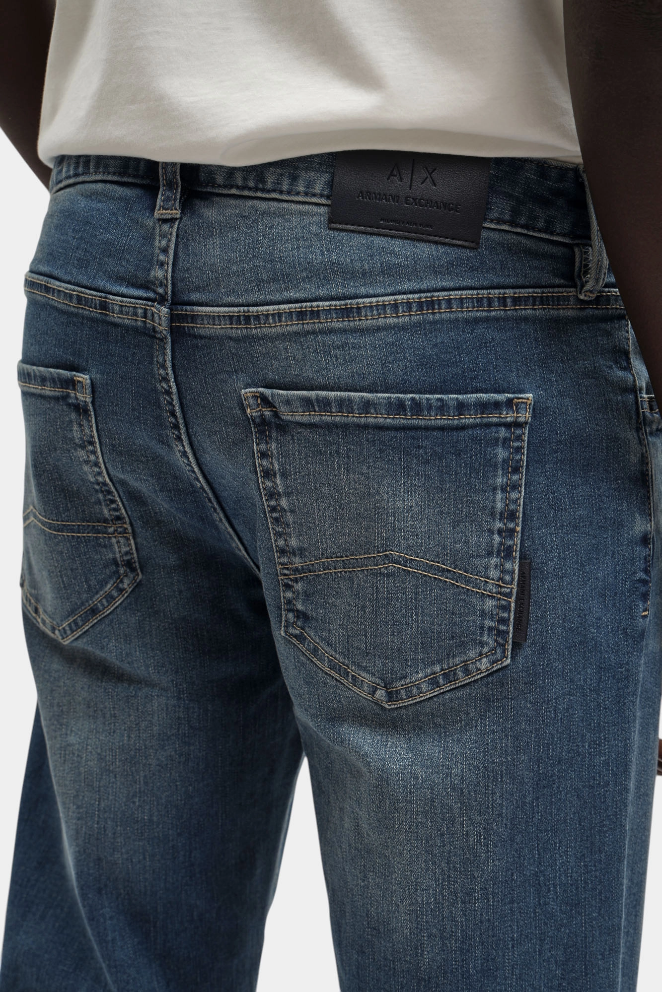 XM000049_AF14266 Джинсы Armani Exchange Синий