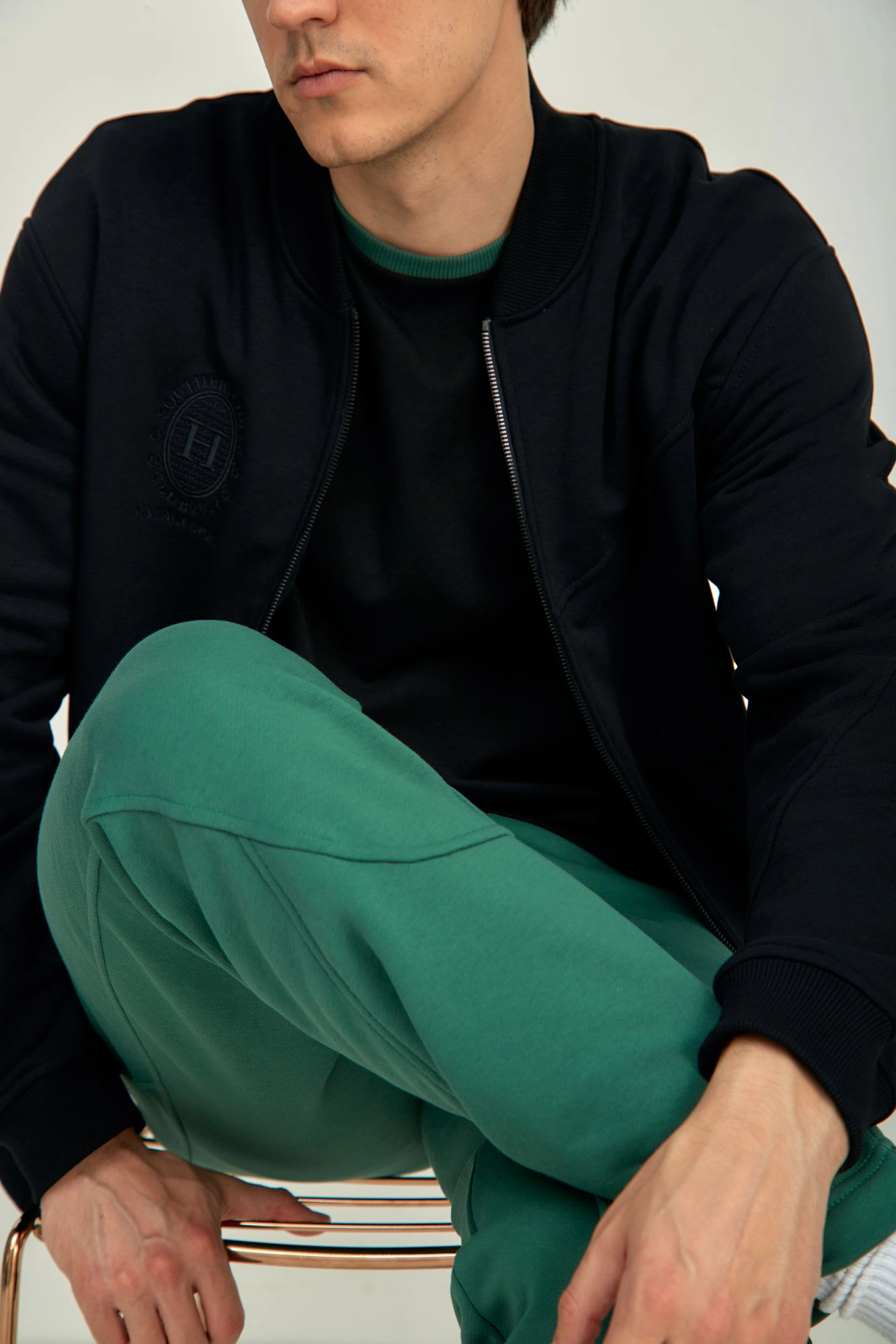 M-241-P-20-0086 Брюки спортивные The Hills Зеленый