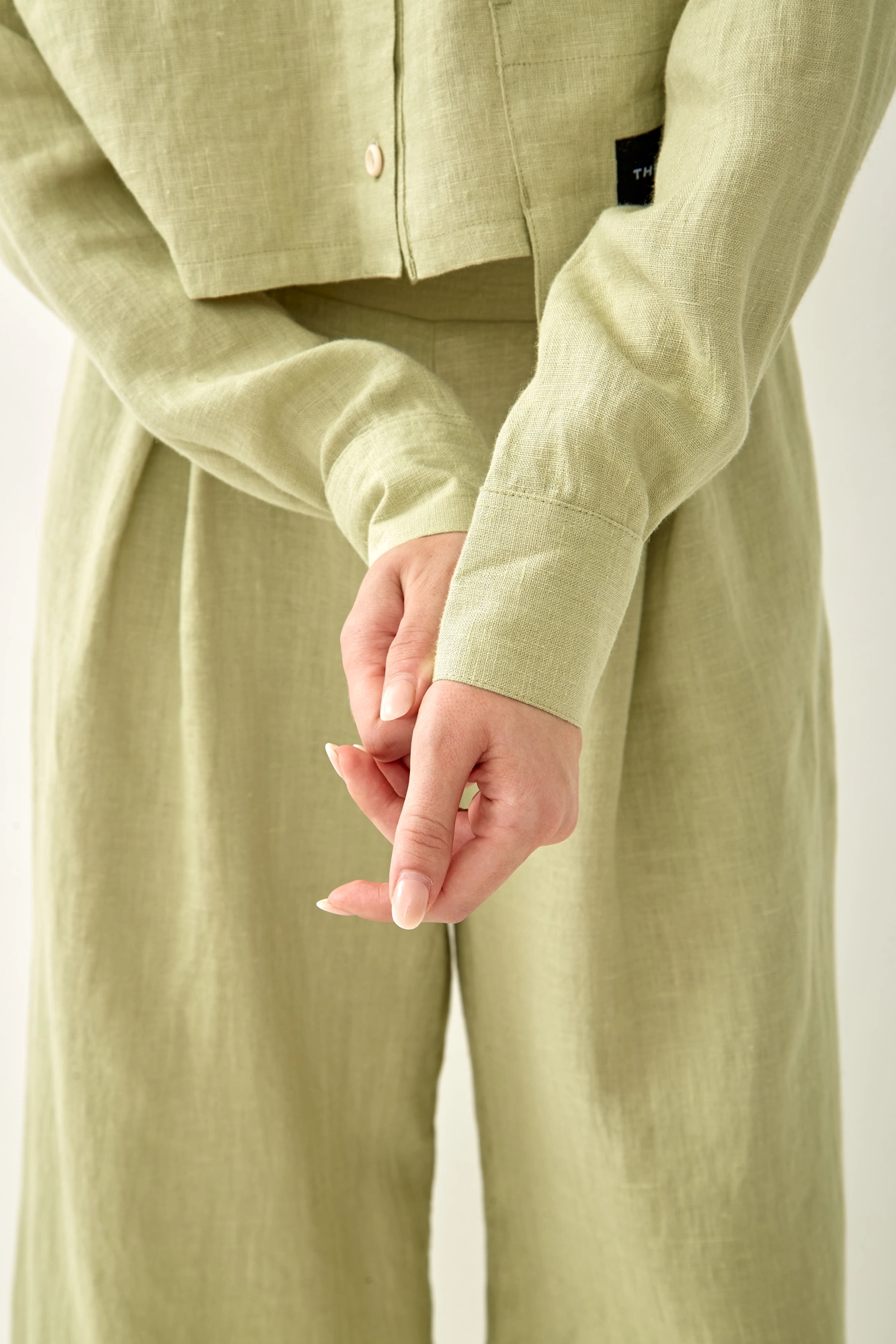 W-241-M-56-1056 укороченная рубашка the hills