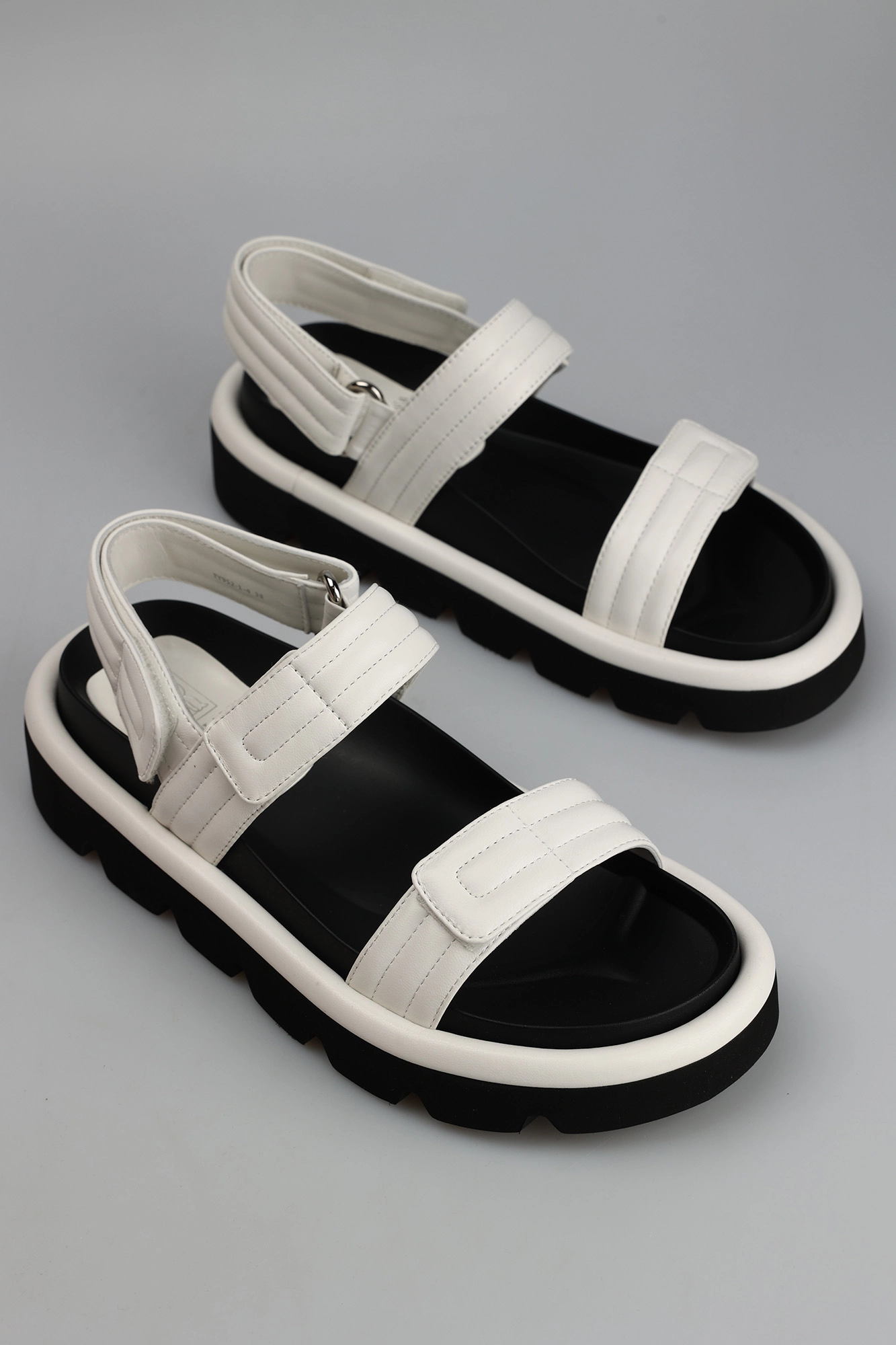 TY952-1 Сандалии Graciana Белый