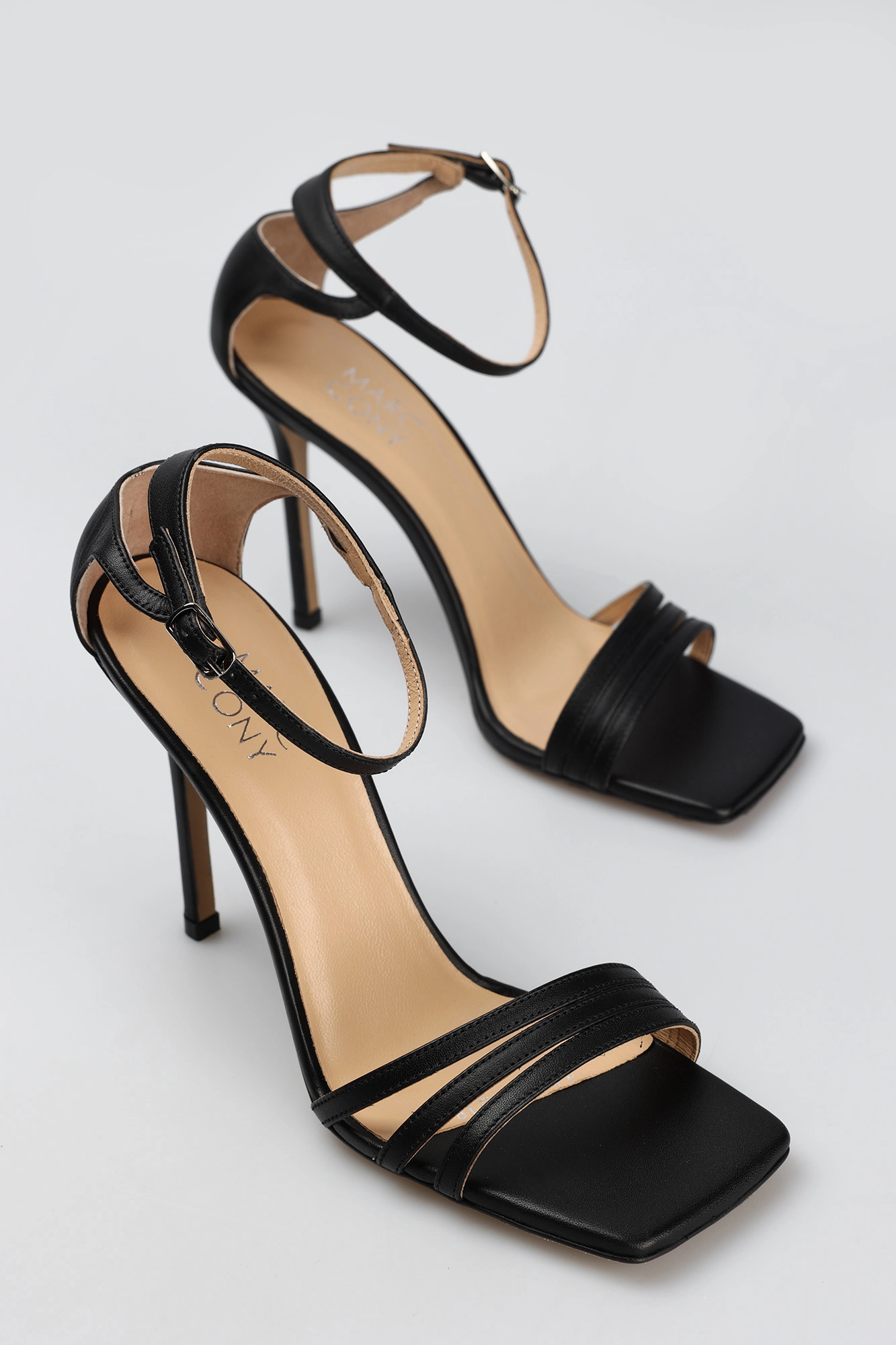 16-320D-18 Босоножки Marc Cony Черный