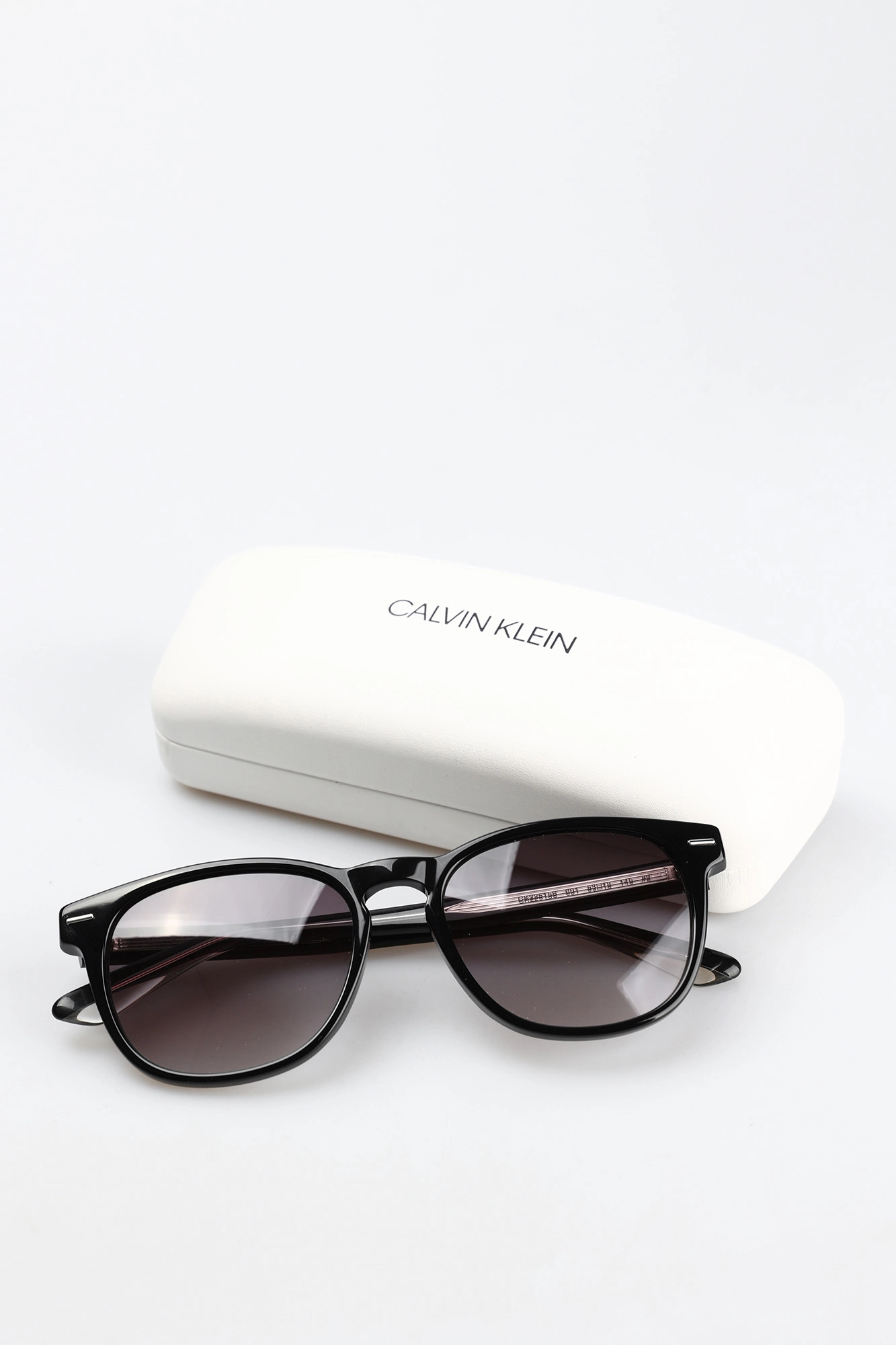 CKL-222515531 Очки солнцезащитные Calvin Klein Черный
