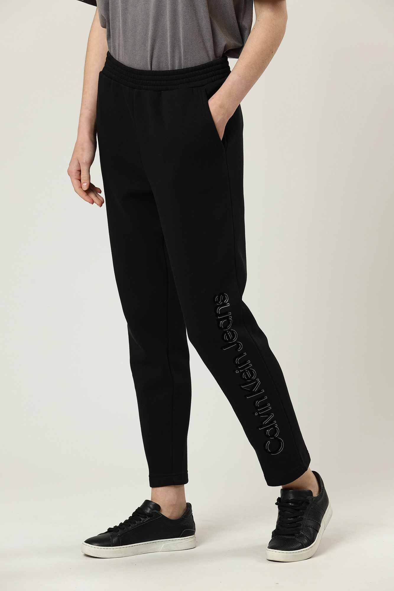 J20J217752 брюки спортивные calvin klein jeans 