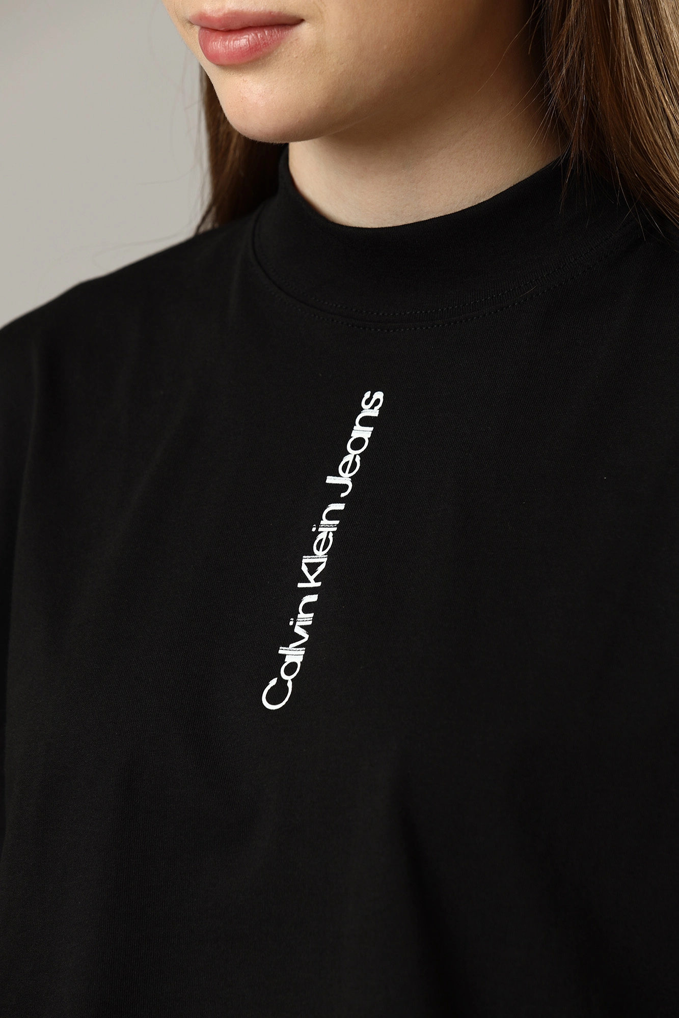 J20J218259 футболка кроп-топ calvin klein jeans calvin klein jeans 