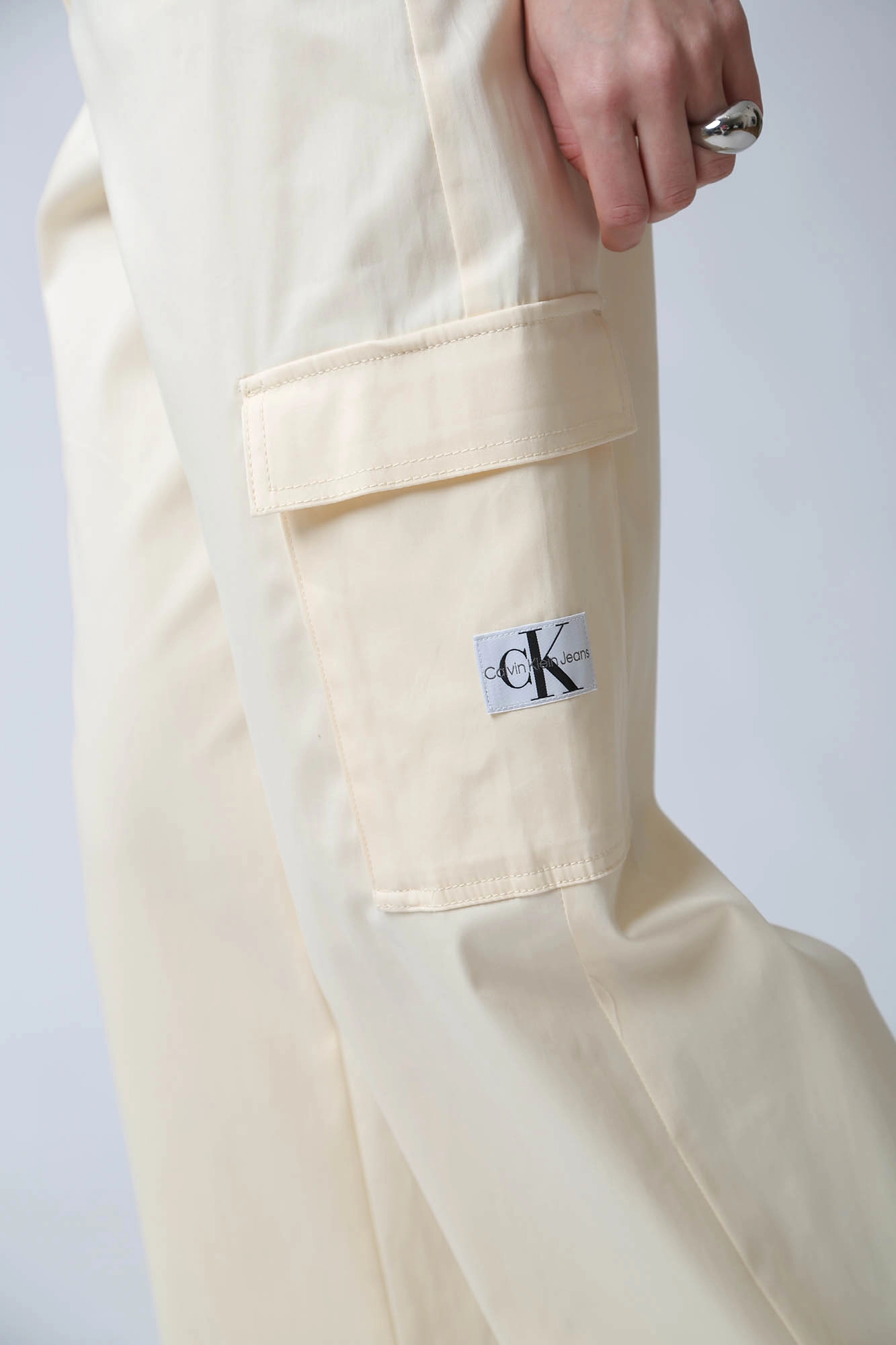 J20J222607 брюки calvin klein jeans 