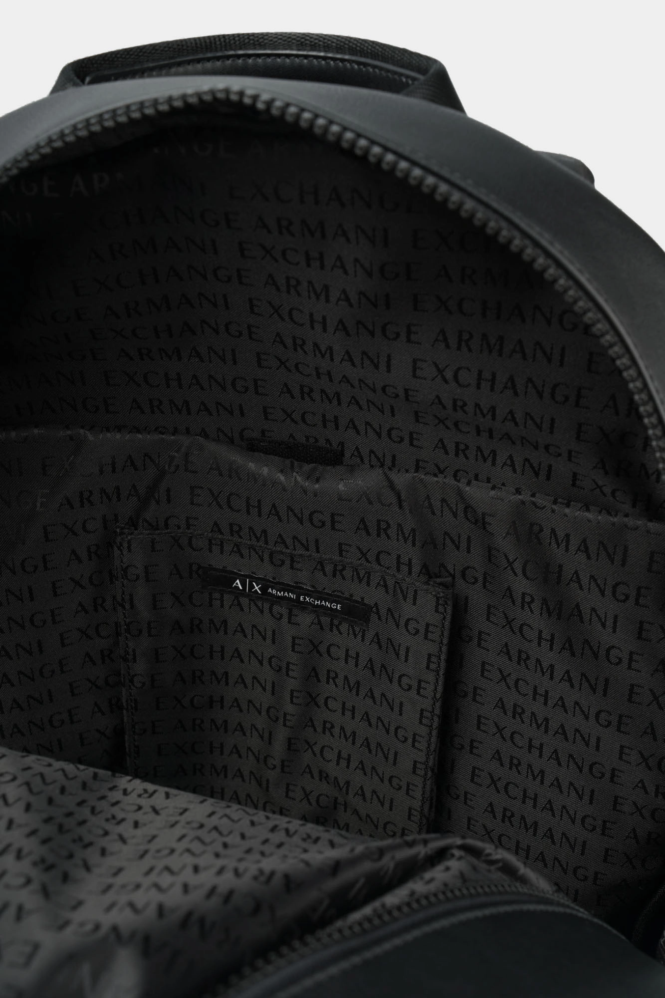 XM000142_AF11925 Рюкзак Armani Exchange Черный