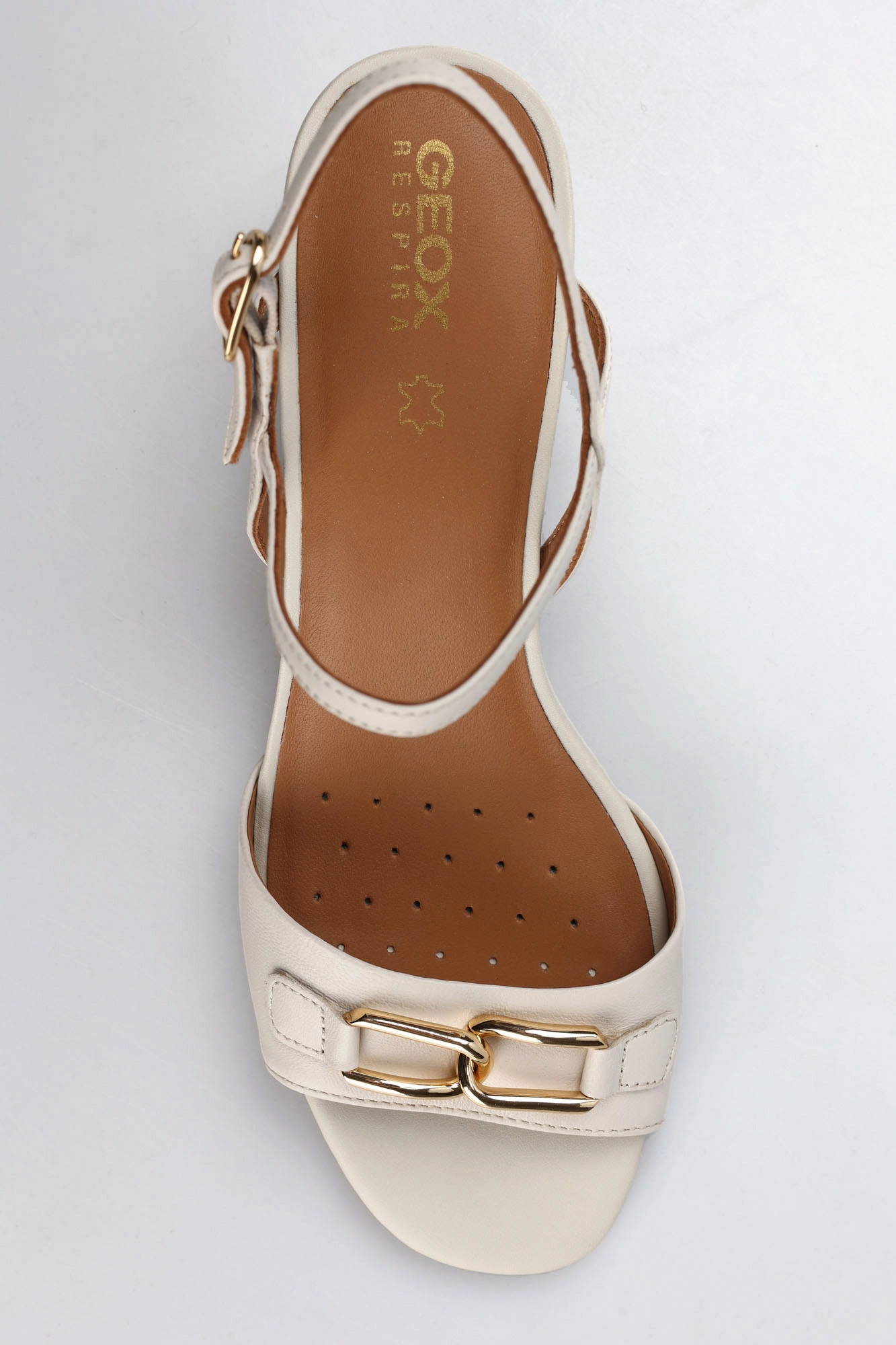 D45RNA000TU Босоножки Geox Молочный