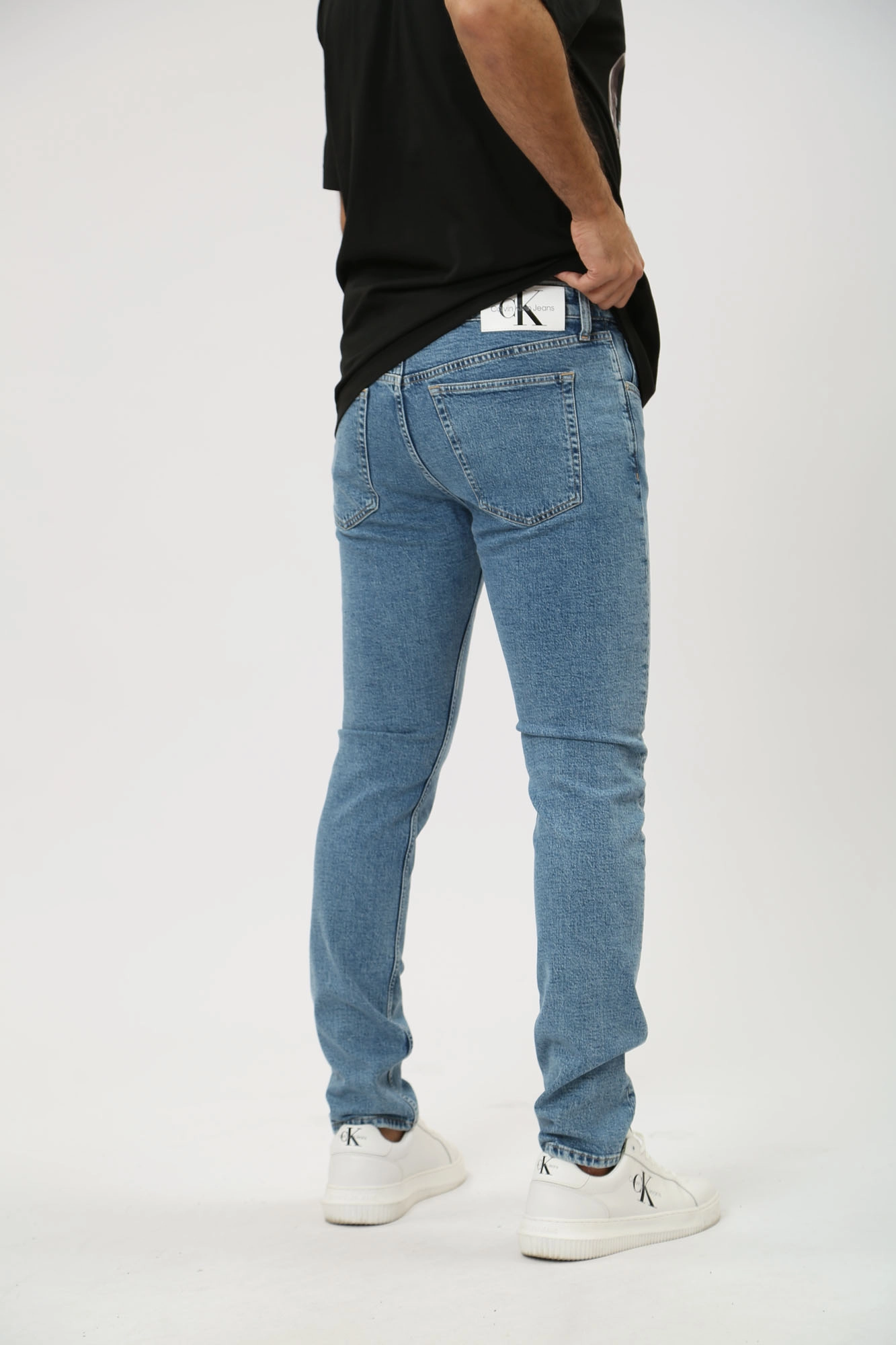 SLIM TAPER Calvin Klein Jeans J30J324188 1AA Med Online.ru