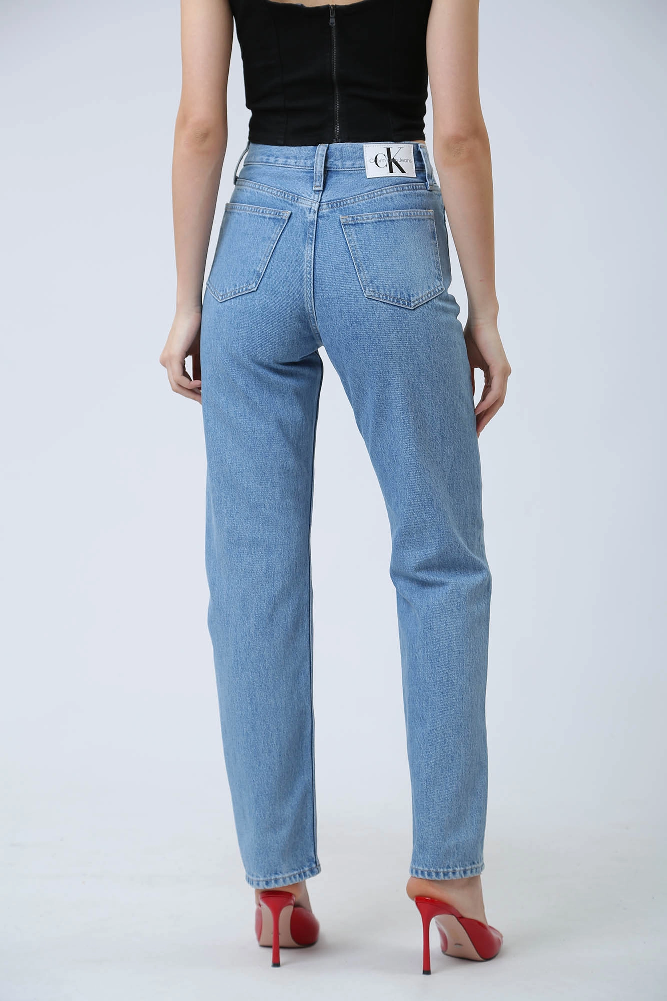 HIGH RISE STRAIGHT Calvin Klein Jeans J20J222138 1AA Med Online.ru