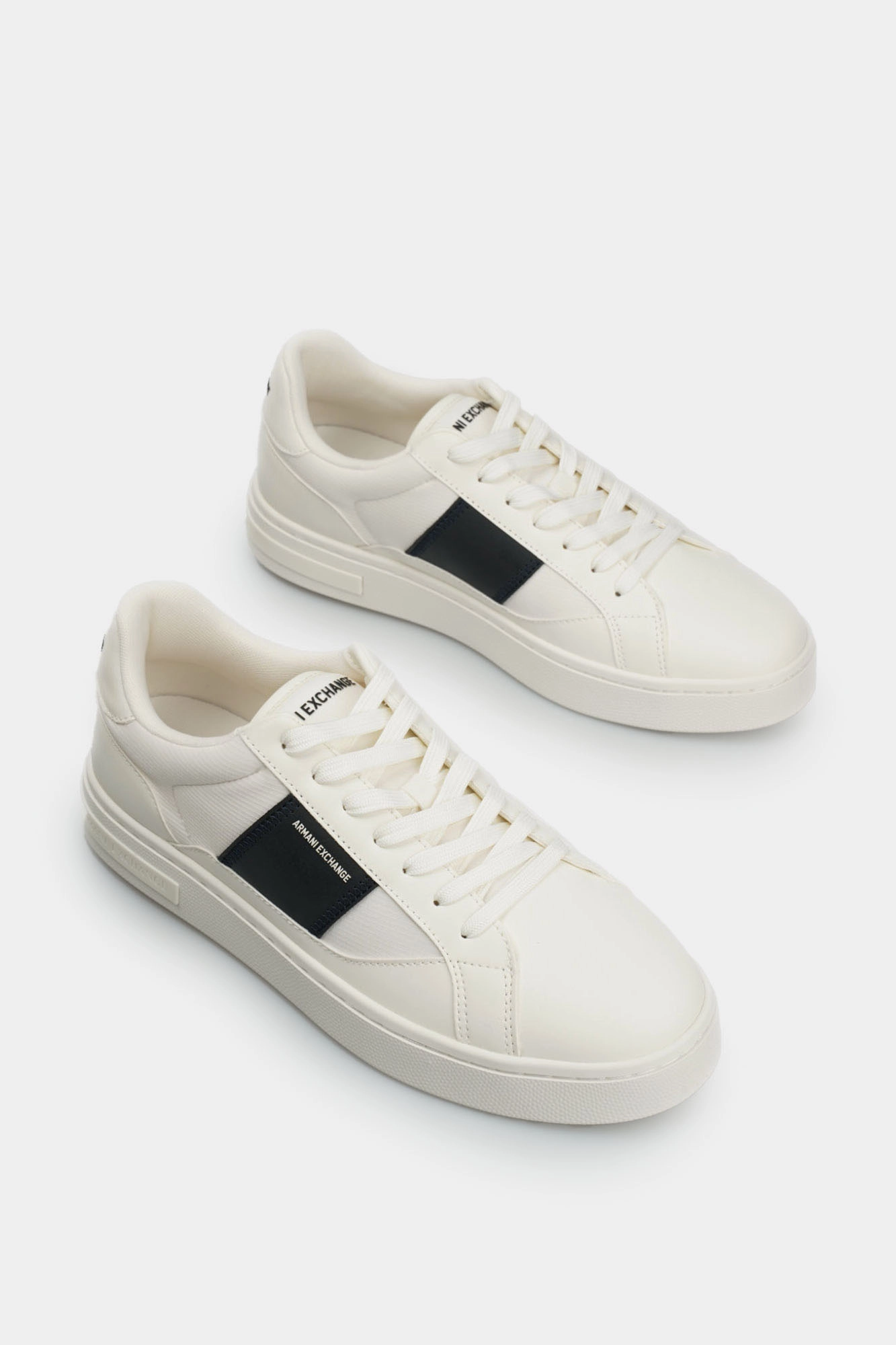 XUX241_XV911 Кеды Armani Exchange Белый