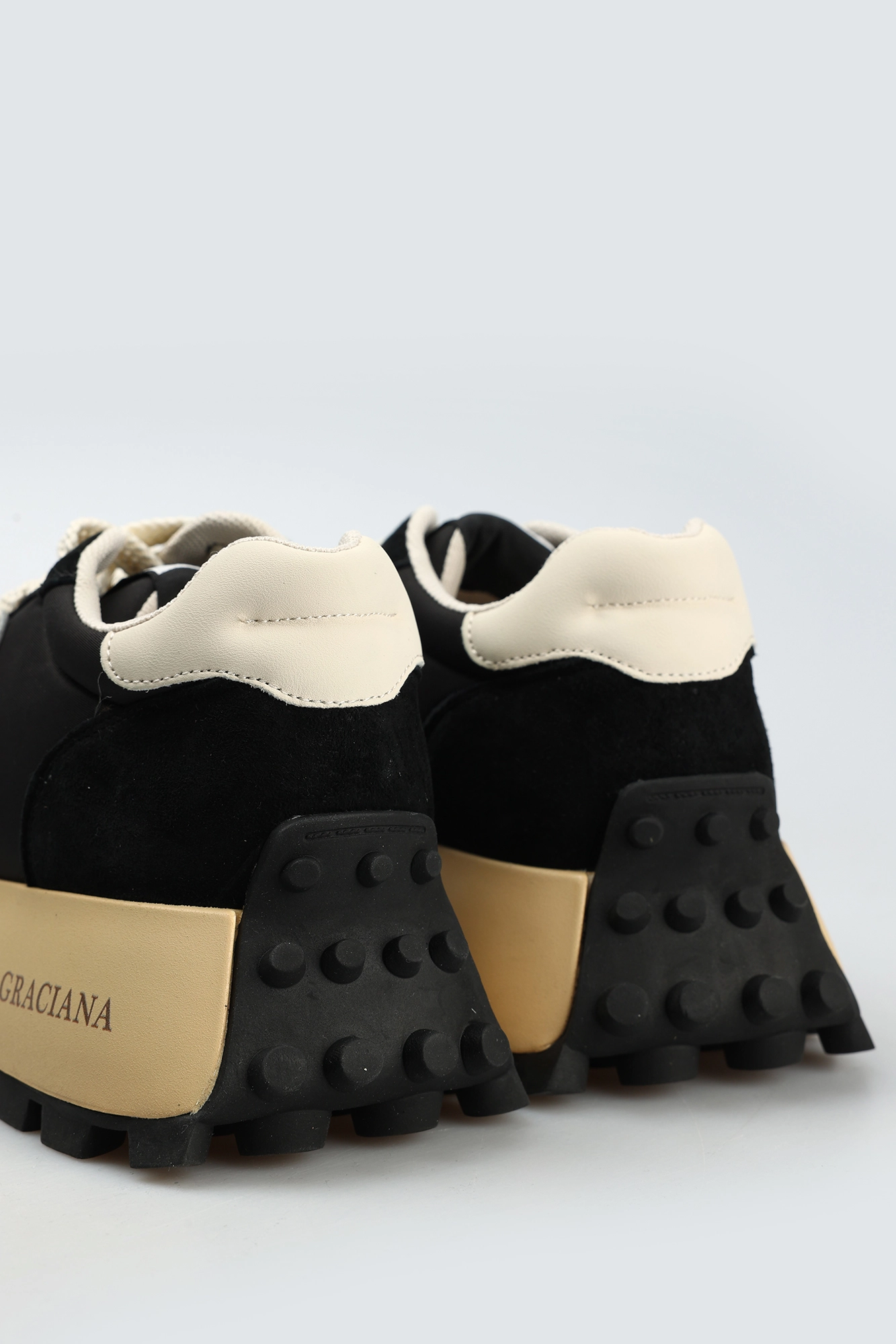 S8-880-1 Кроссовки Graciana Черный