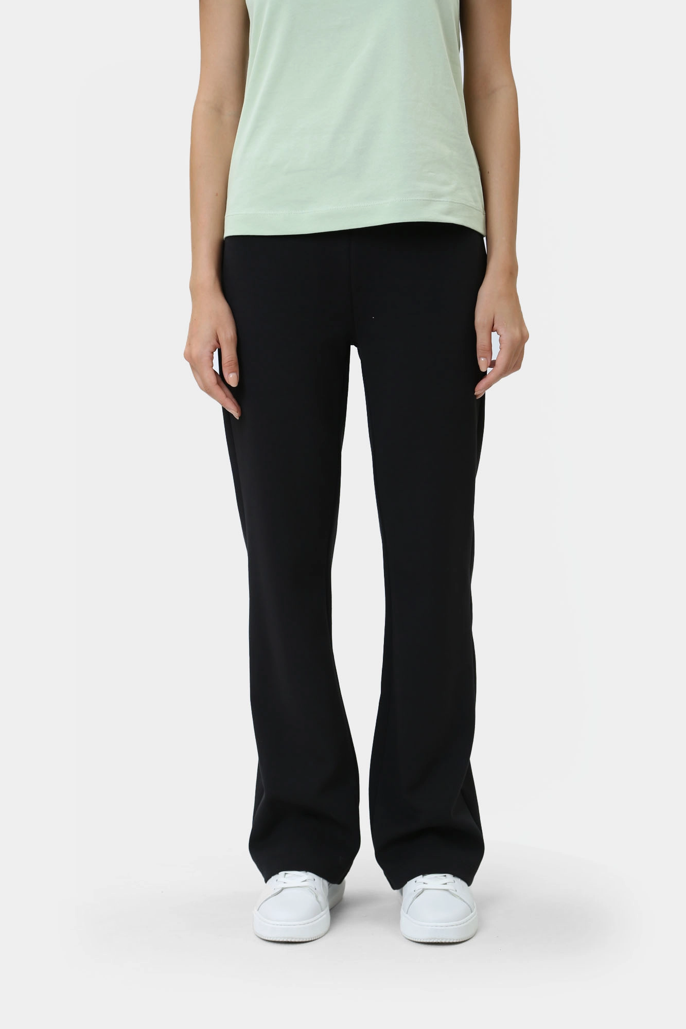 J20J223588 брюки спортивные calvin klein jeans 