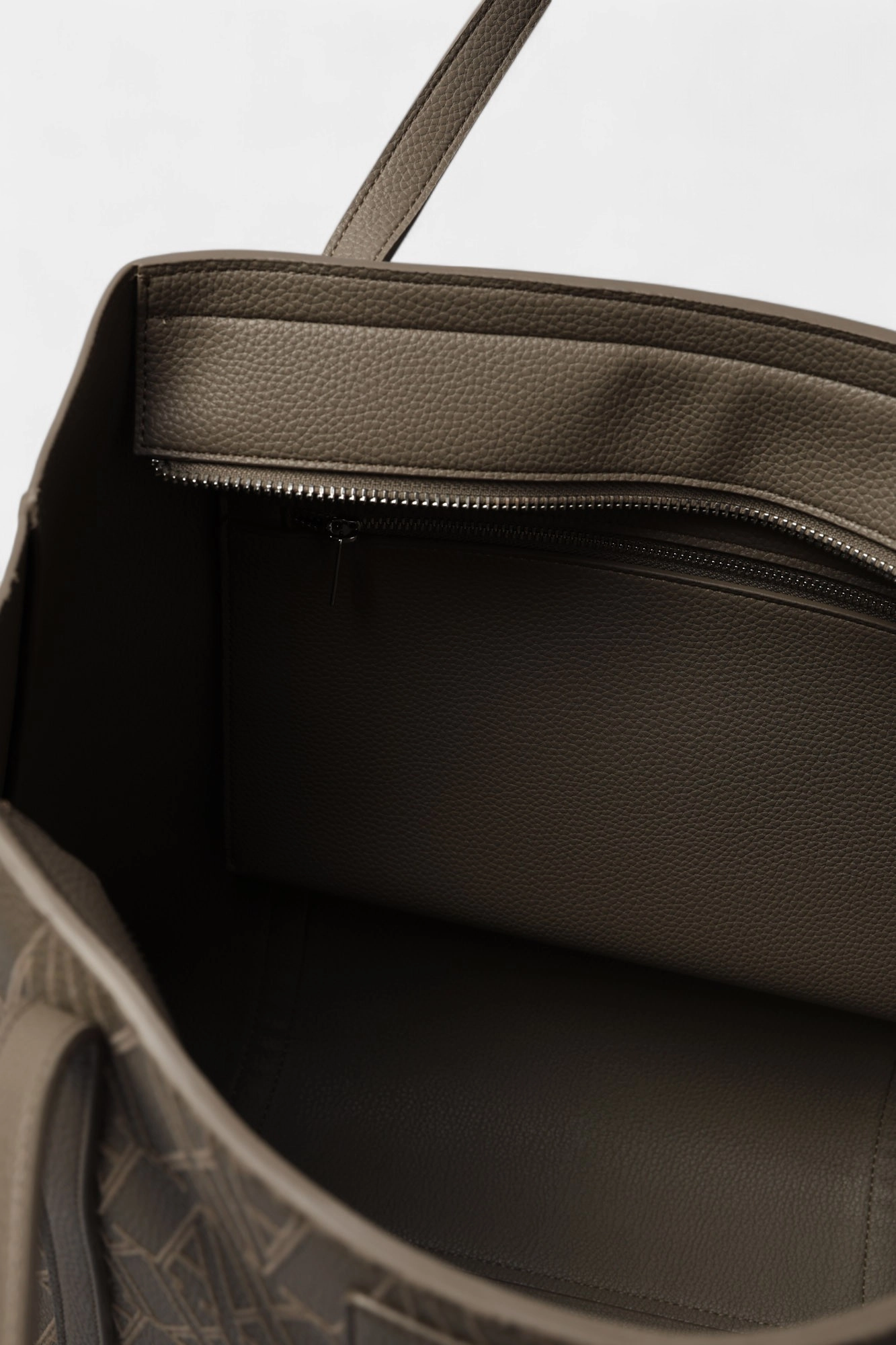 XW002121_AF19298 Сумка Armani Exchange Коричневый