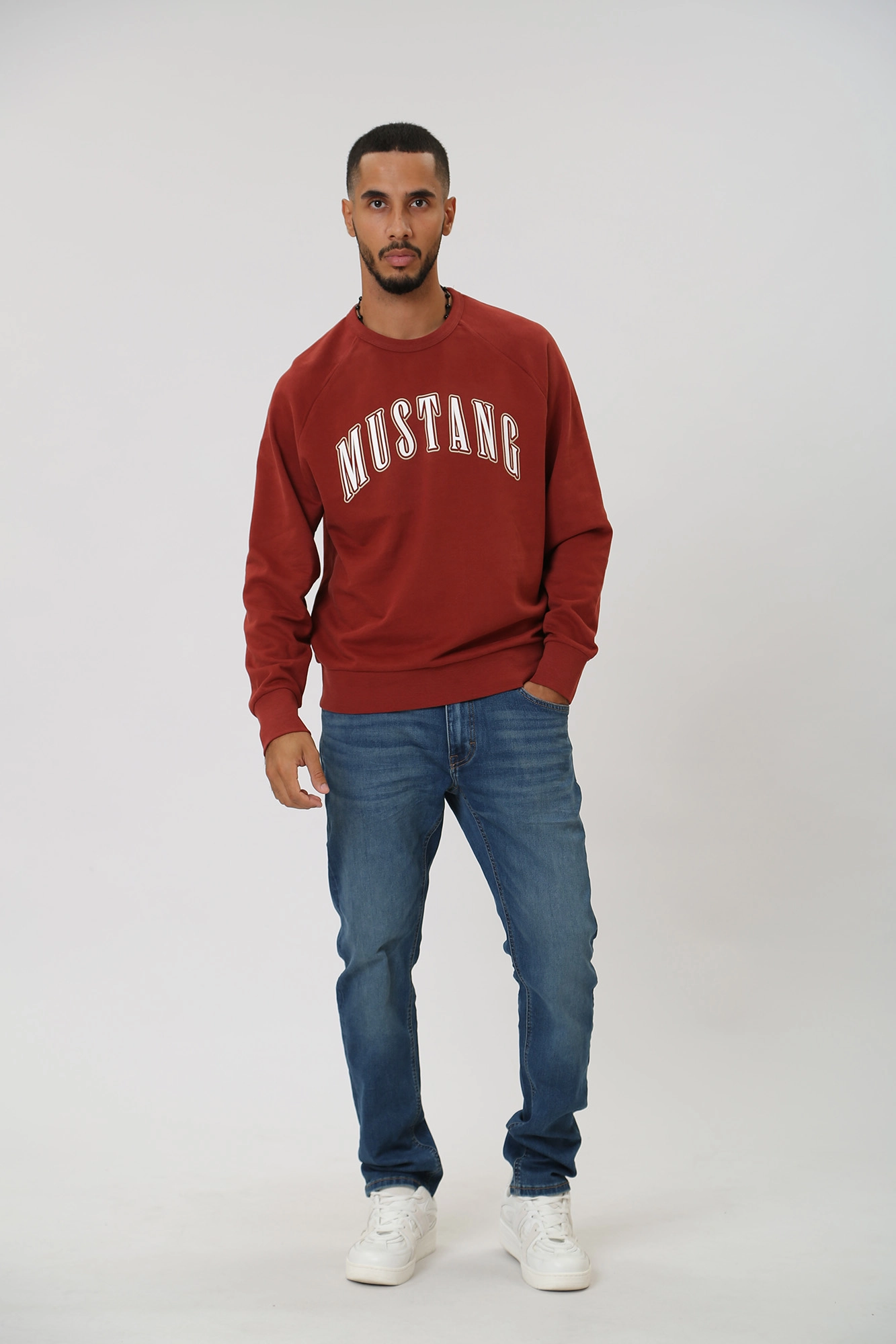 1014158 Свитшот Mustang Красный