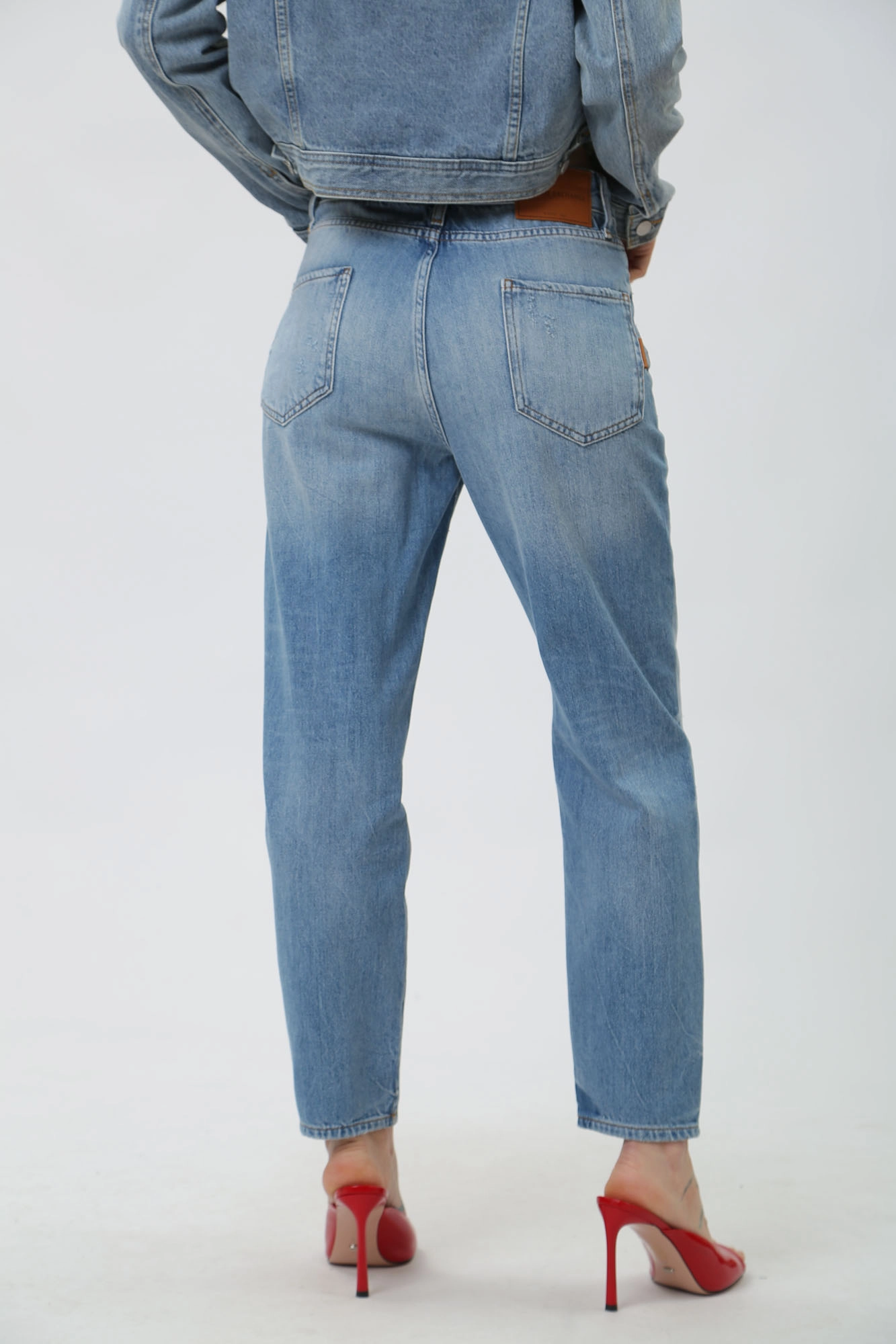 3DYJ16_Y16GZ брюки джинсовые armani exchange 