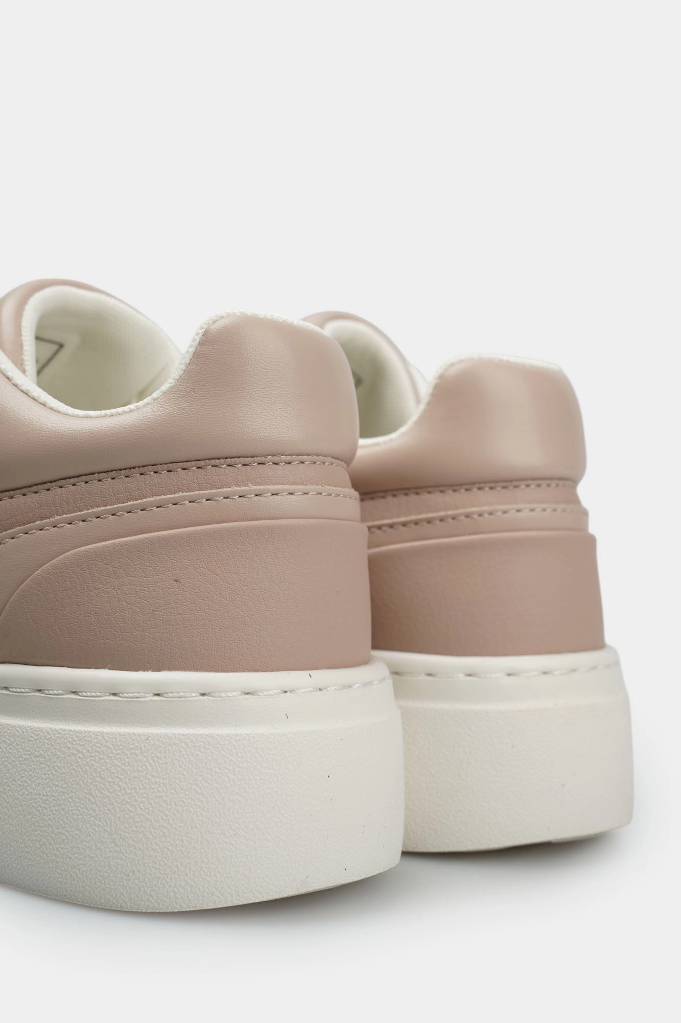 XDX176_XV917 Кеды Armani Exchange Розовый