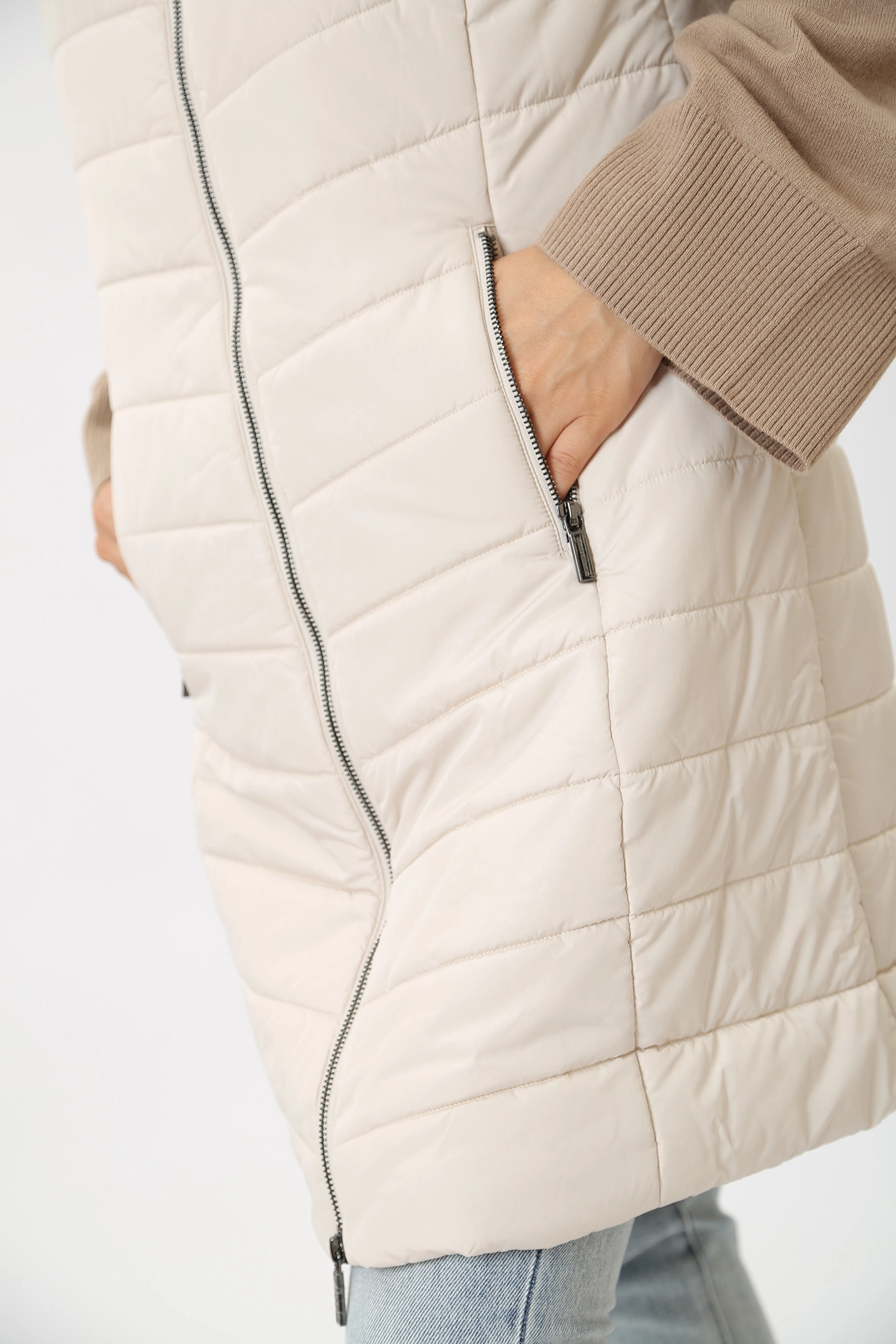 8NYQ22_YNMAZ жилет пуховый armani exchange 