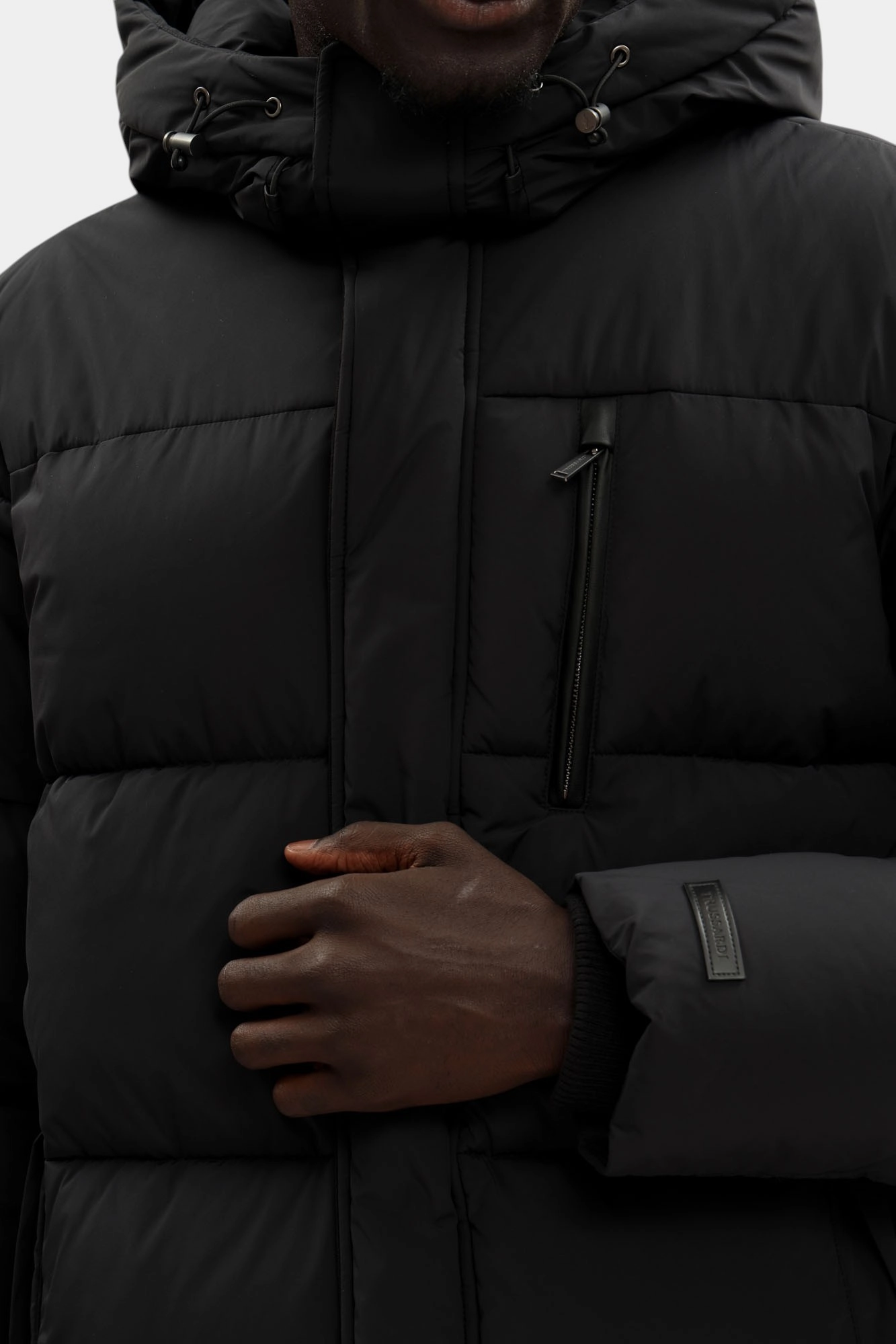 F009M000014N-MO806N12-08YT Пальто пуховое Trussardi Черный