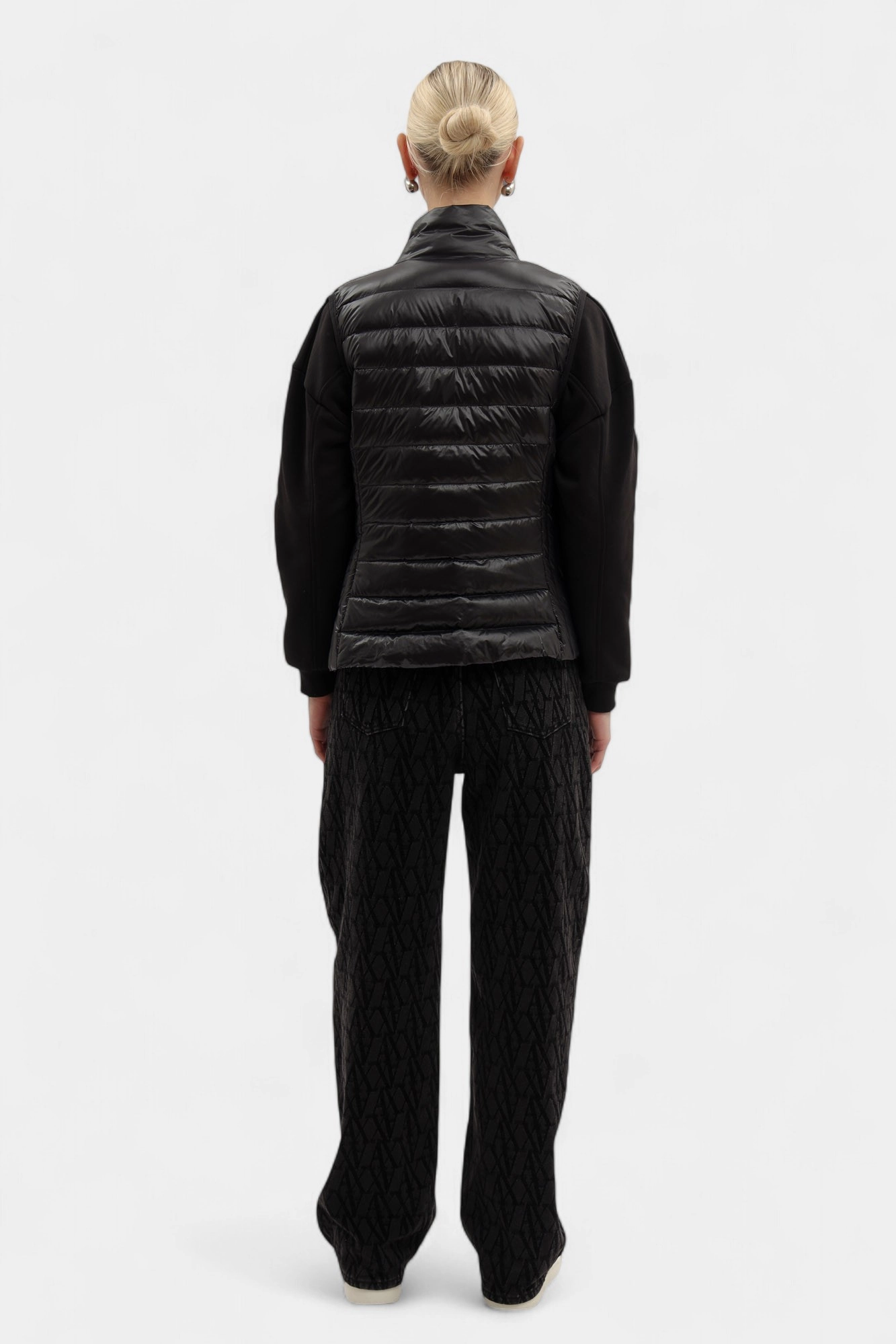 XW001921_AF18757 жилет пуховый armani exchange 