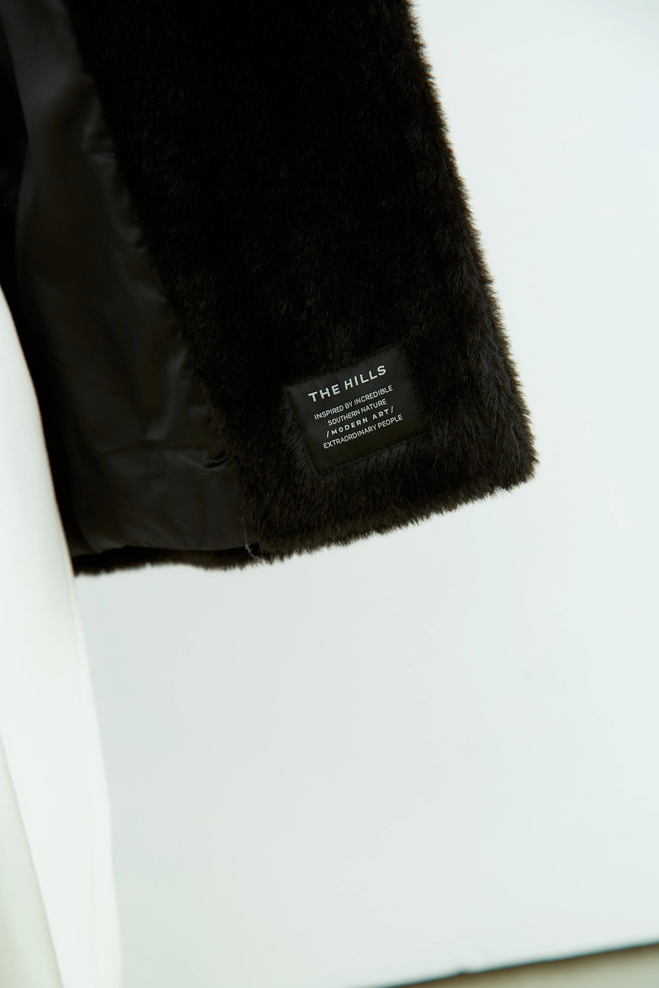 W-232-ZM-989УНО шуба the hills 