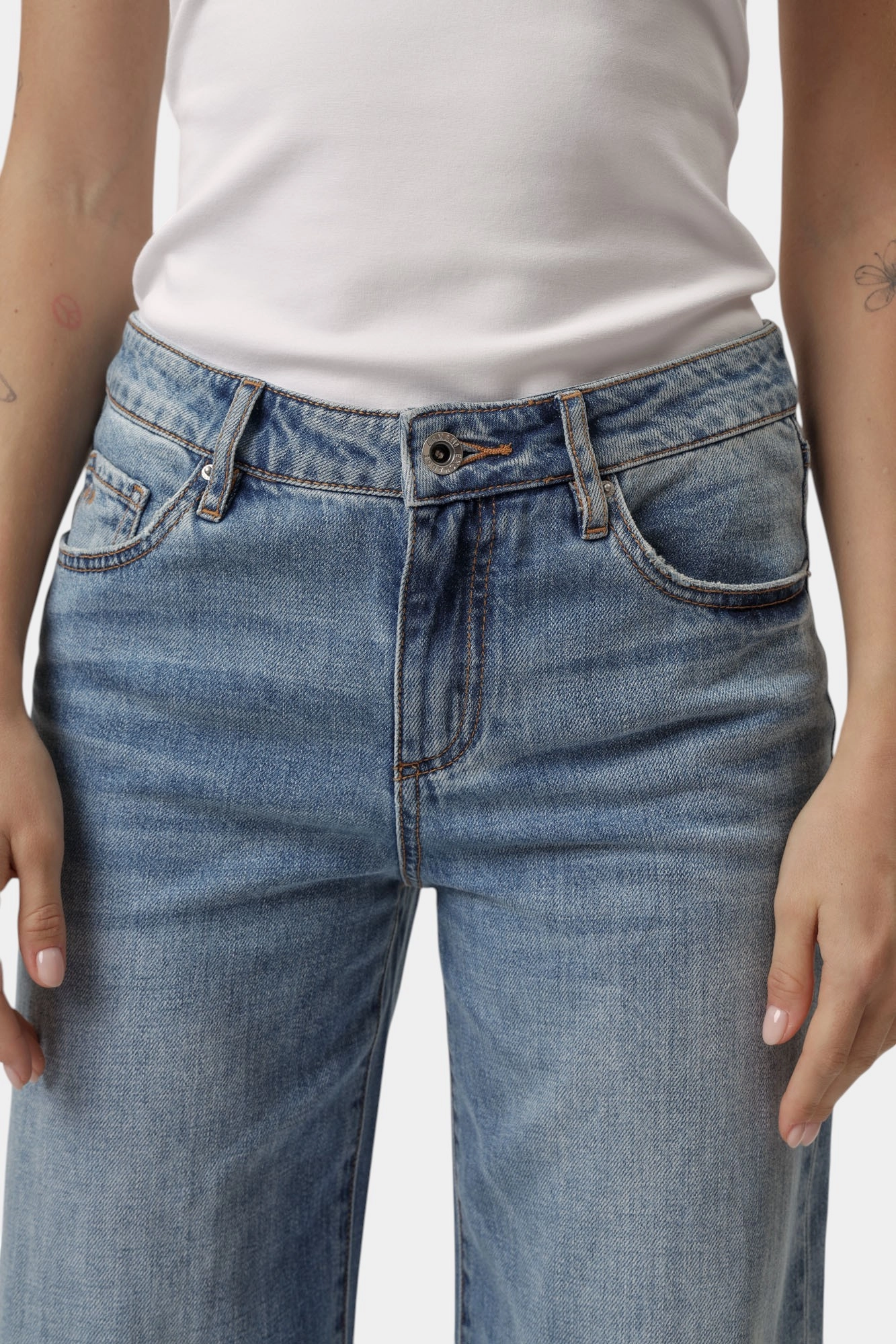 XW000056_AF12851 джинсы широкие armani exchange 