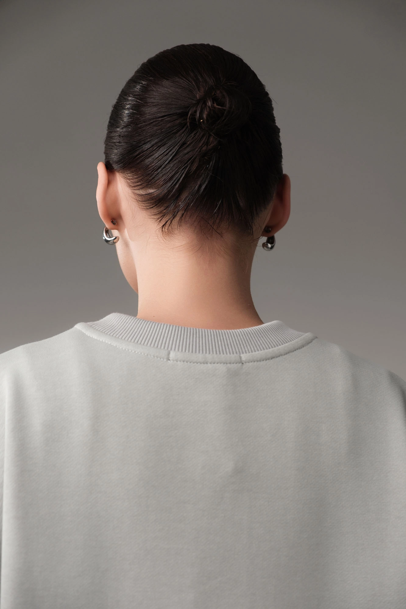 W-251-P-20-0048 свитшот the hills 