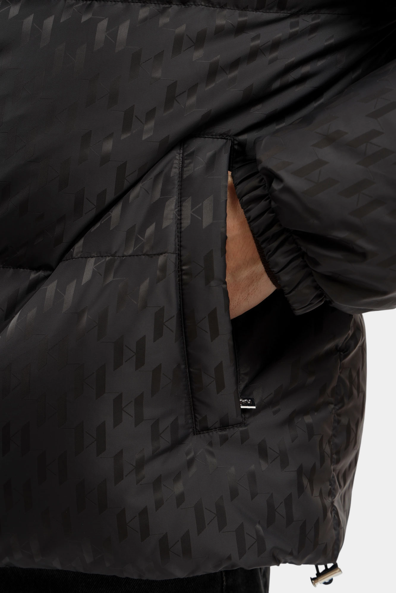 554504_505016 Куртка пуховая Karl Lagerfeld Черный