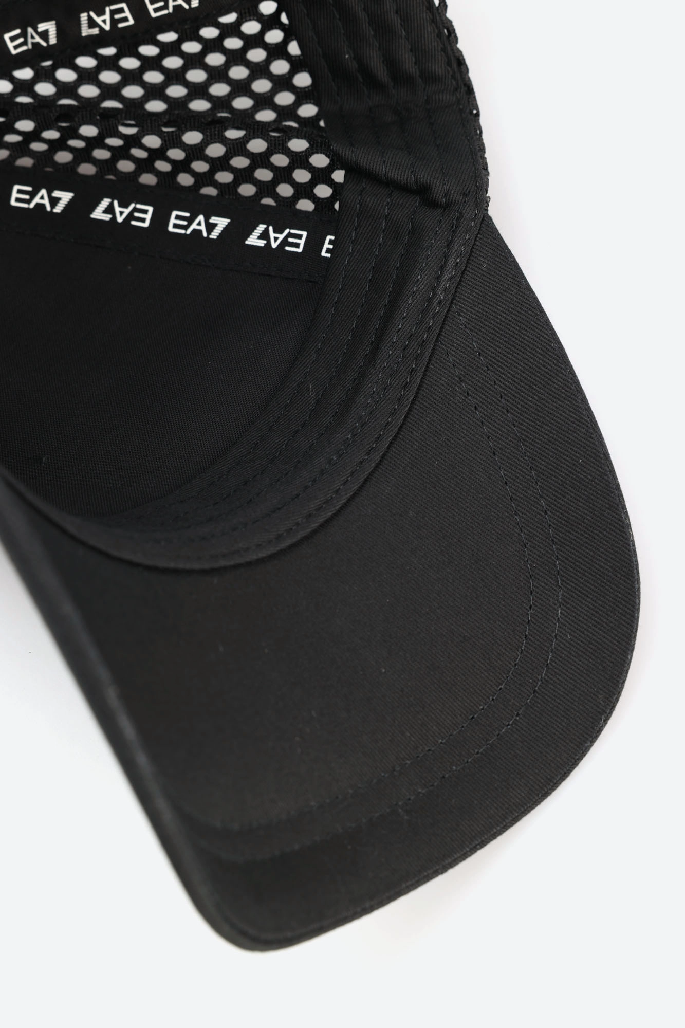 240146_4R106 Кепка EA7 Черный