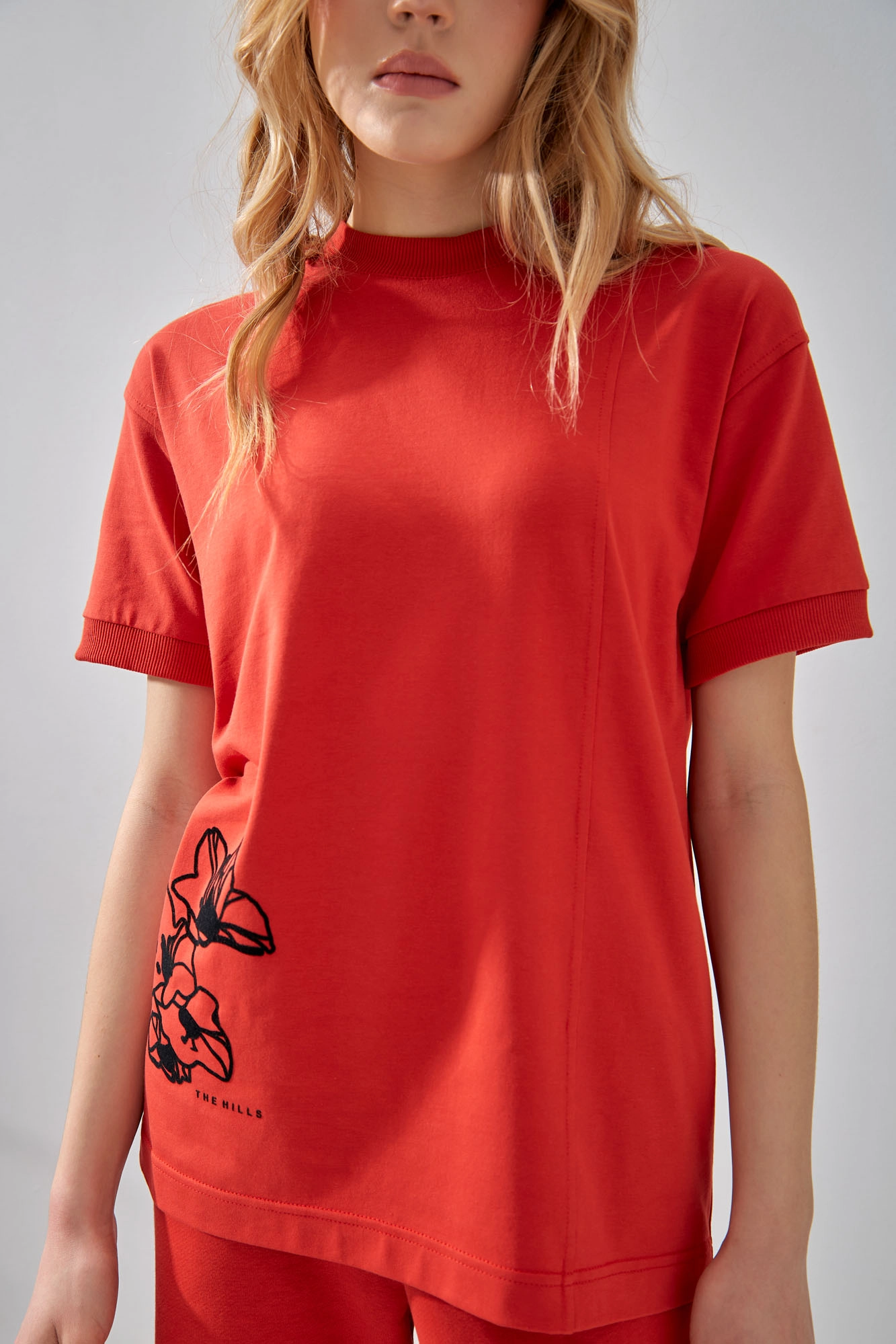 W-241-P-22-0064 футболка the hills 