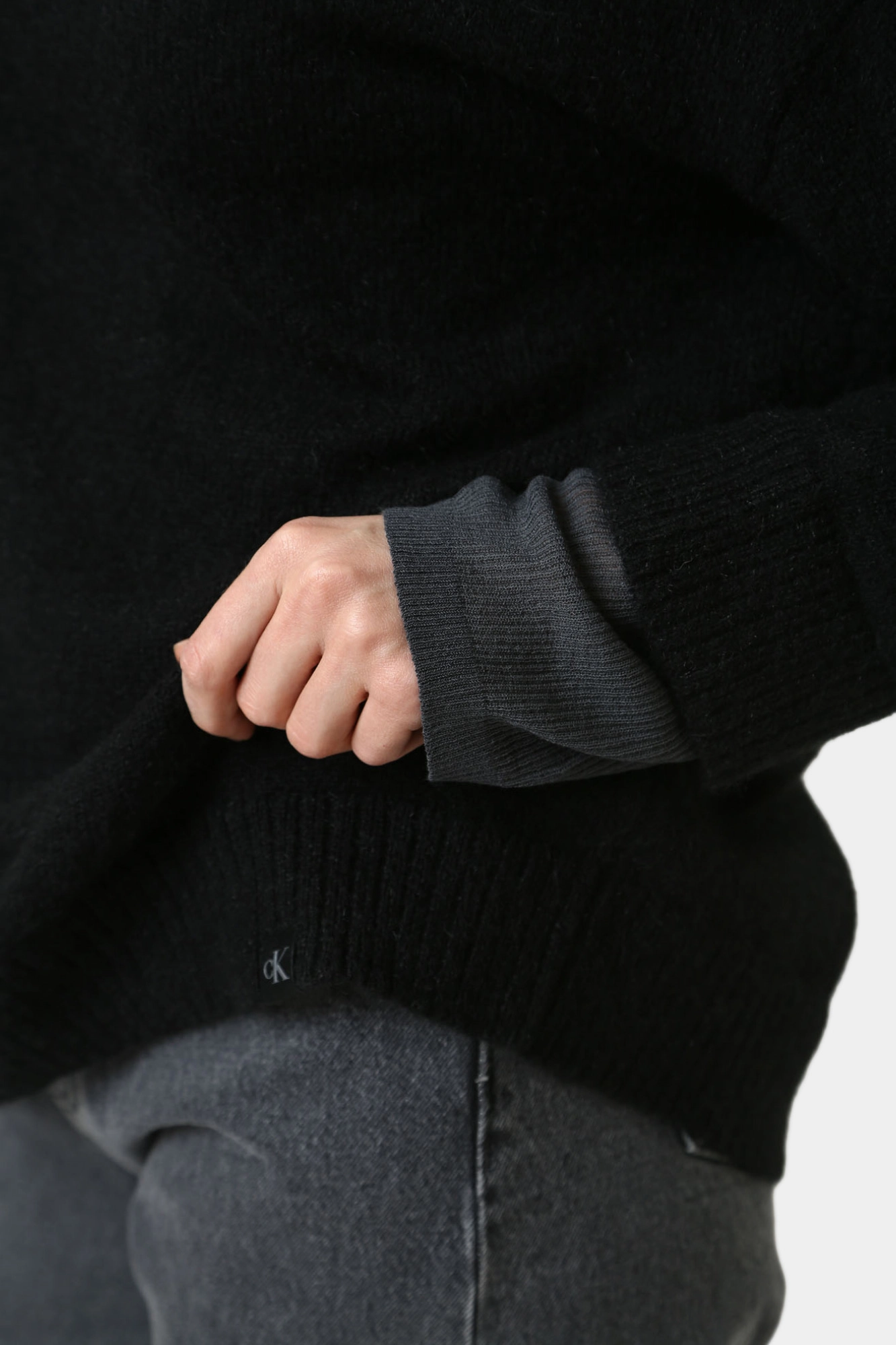 J20J224636 свитер calvin klein jeans 